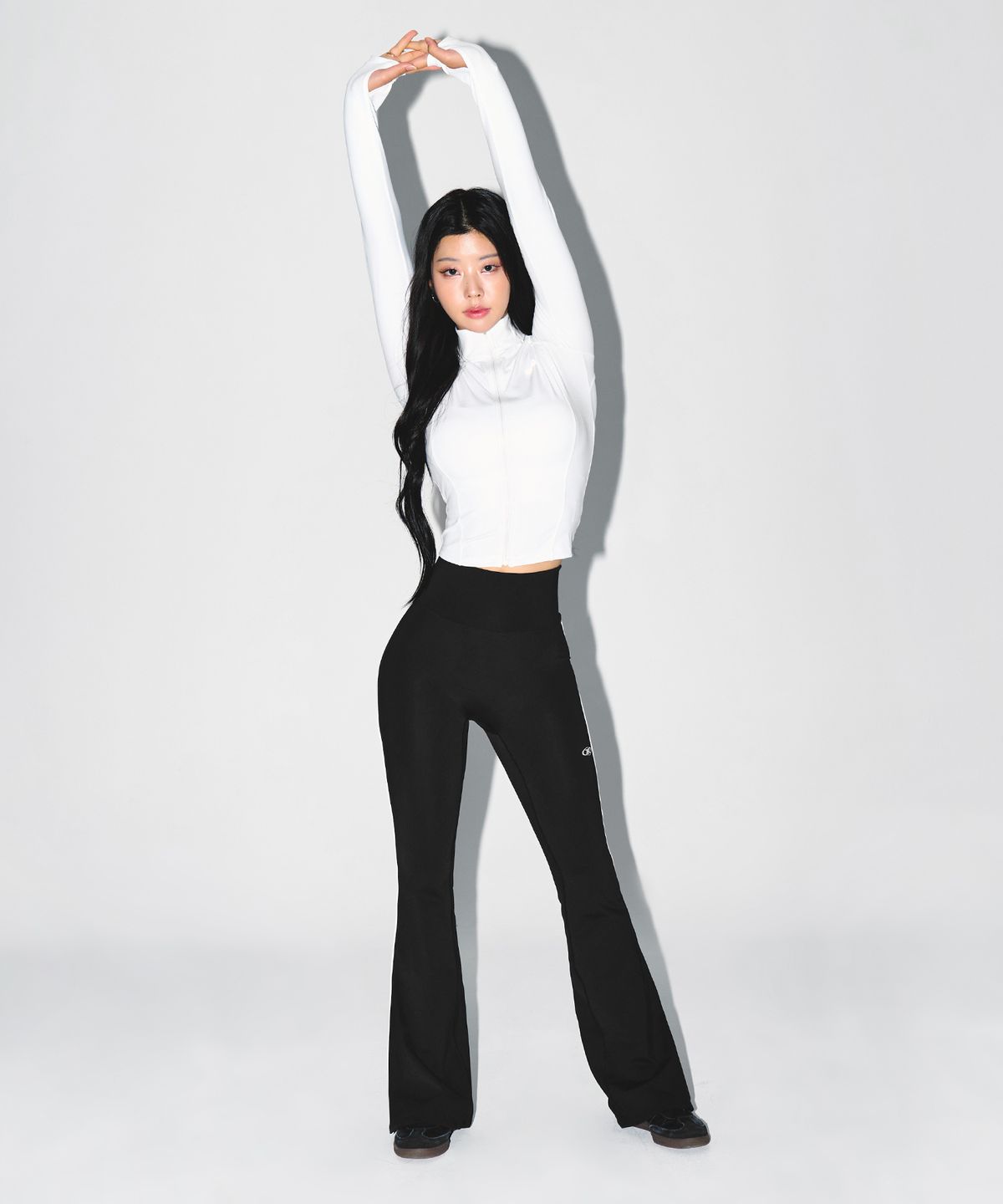 본투윈(BORN TO WIN) W PIPING FLEECE BOOTS CUT LEGGINGS [BLACK]