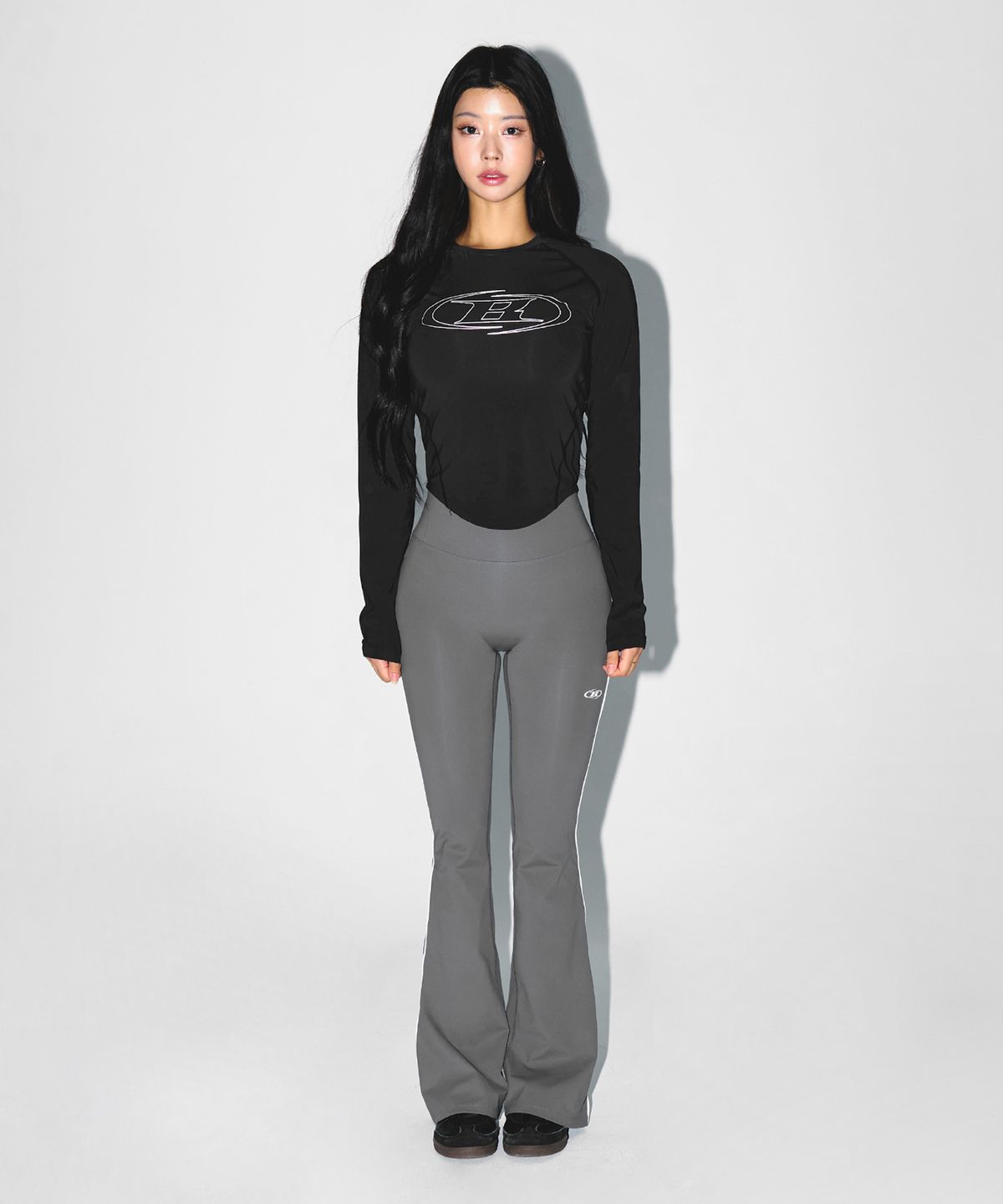 본투윈(BORN TO WIN) W PIPING FLEECE BOOTS CUT LEGGINGS [CHARCOAL]