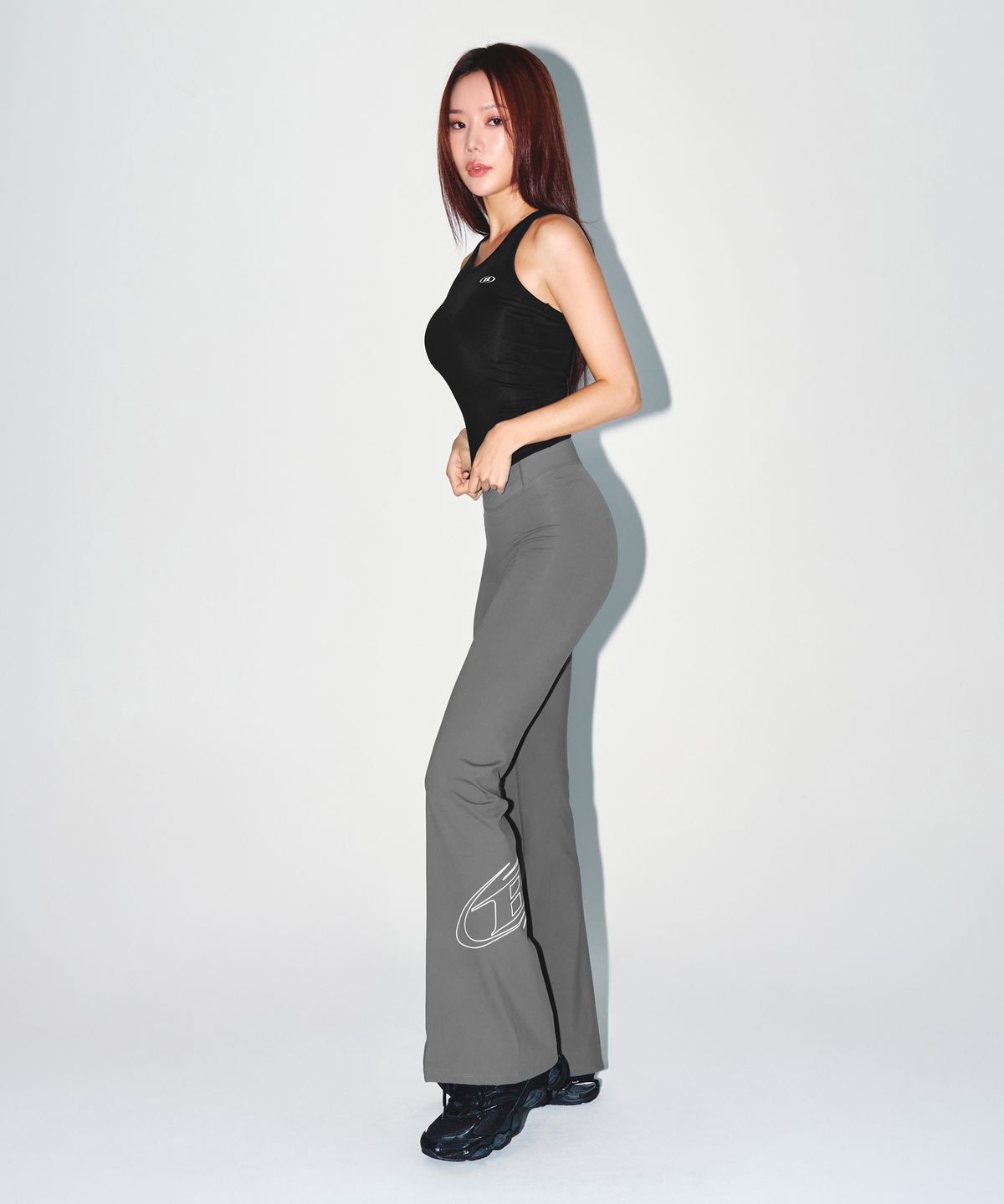 본투윈(BORN TO WIN) W STROKE B FLEECE BOOTS CUT LEGGINGS [CHARCOAL]
