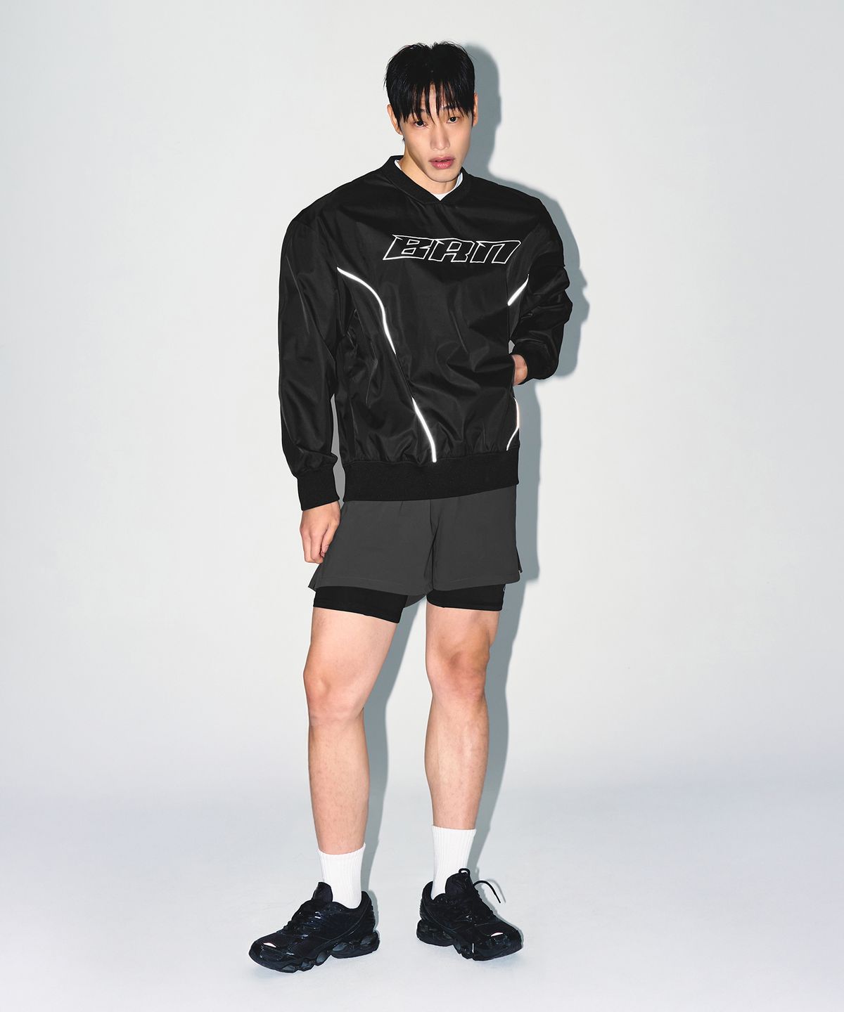 본투윈(BORN TO WIN) BRN OUTBAND 2 IN 1 SQUAT SHORTS [CHARCOAL]