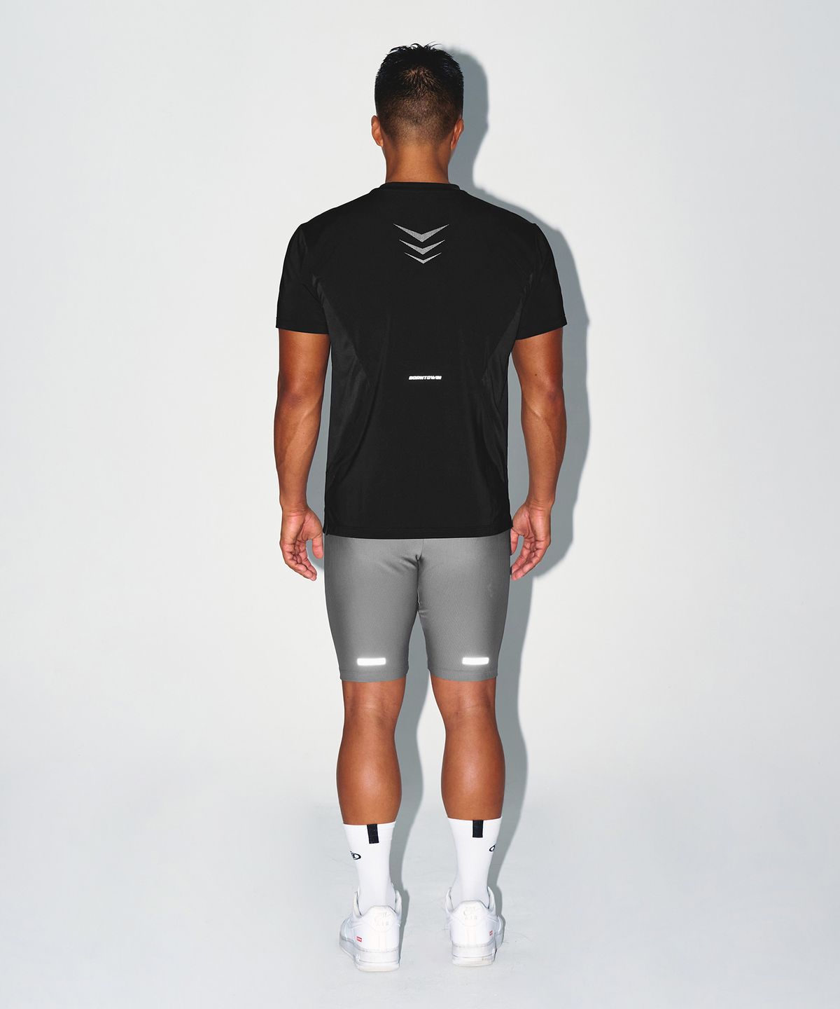 본투윈(BORN TO WIN) BRN SIDE LOGO SHORT LEGGINGS [CHARCOAL]