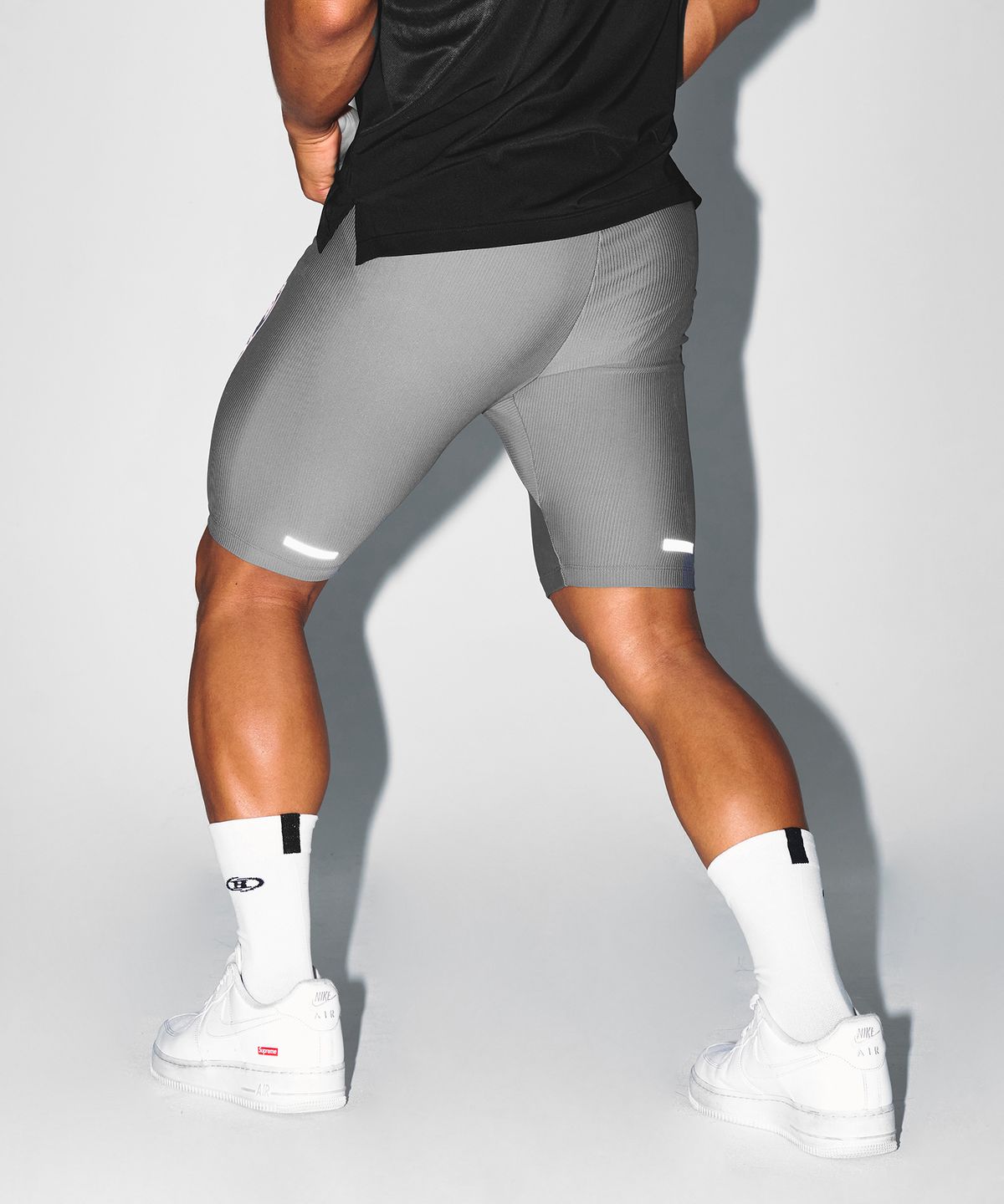본투윈(BORN TO WIN) BRN SIDE LOGO SHORT LEGGINGS [CHARCOAL]