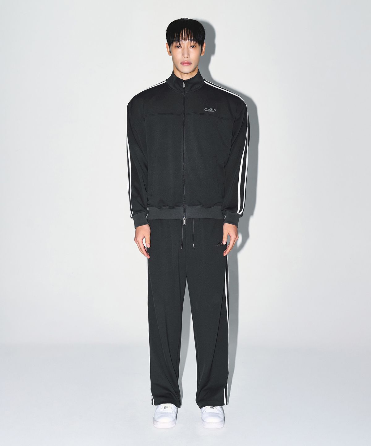 본투윈(BORN TO WIN) CHROME B JERSEY TRACK JACKET [CHARCOAL]