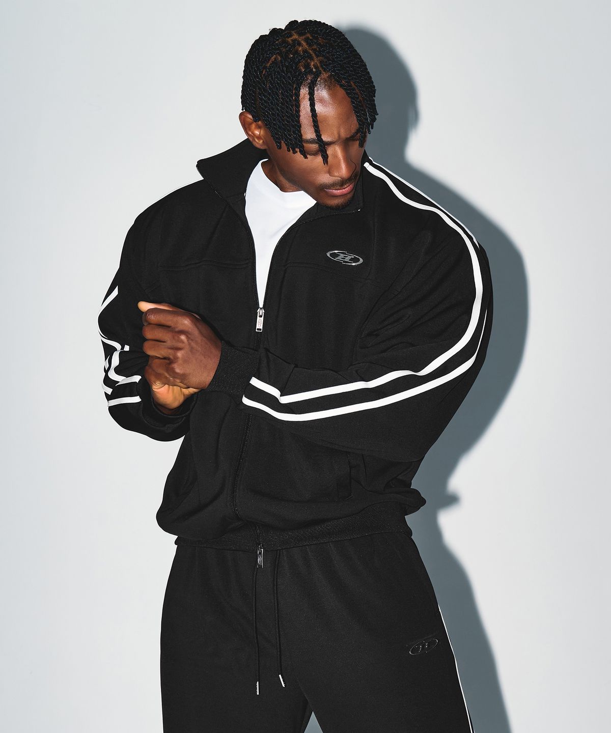 본투윈(BORN TO WIN) CHROME B JERSEY TRACK JACKET [BLACK]