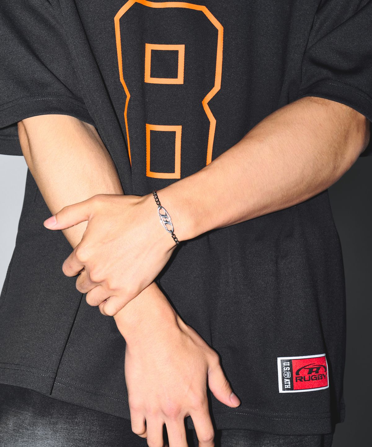 본투윈(BORN TO WIN) SURGICAL STEEL B LOGO BRACELET [SILVER]