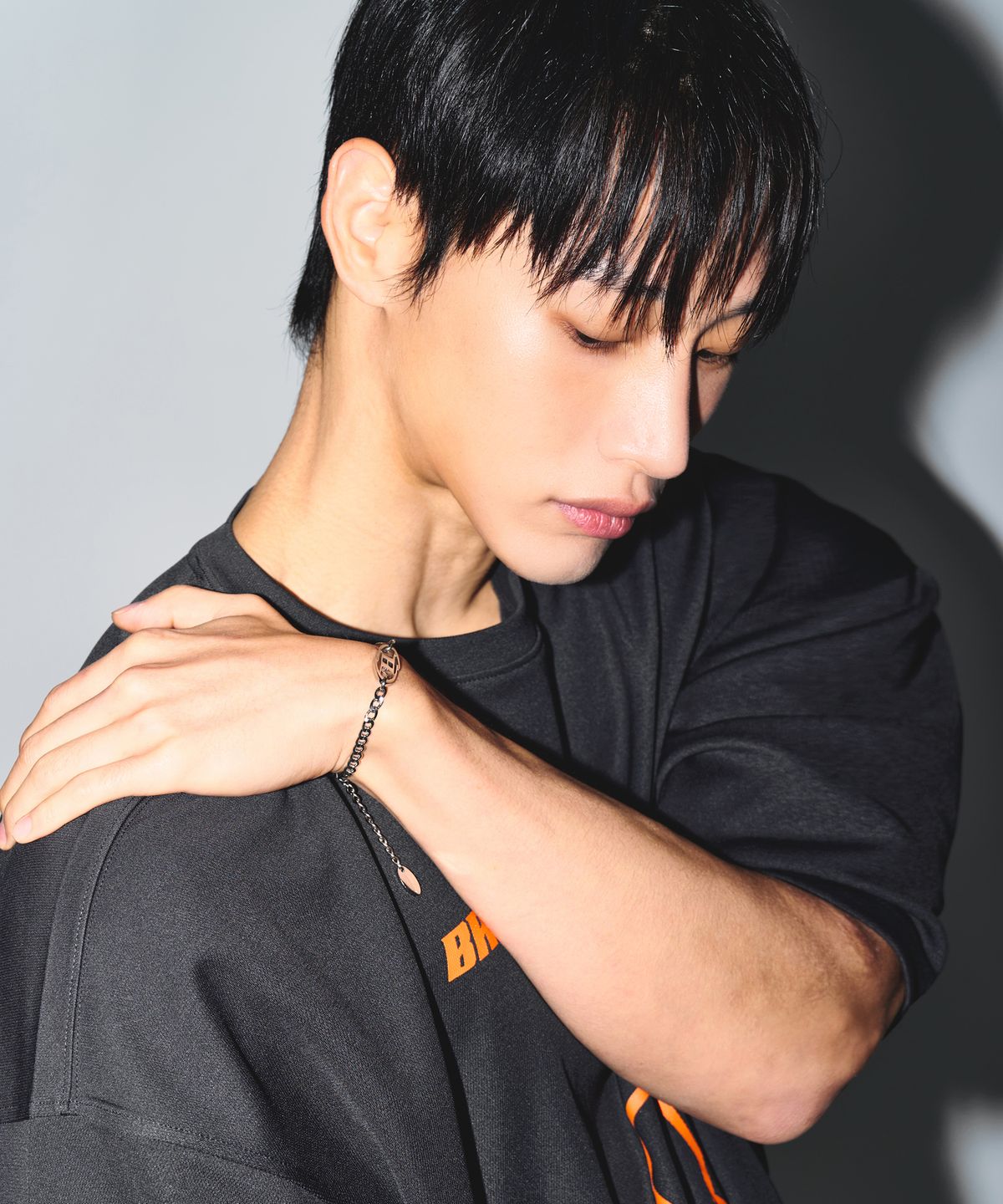 본투윈(BORN TO WIN) SURGICAL STEEL B LOGO BRACELET [SILVER]