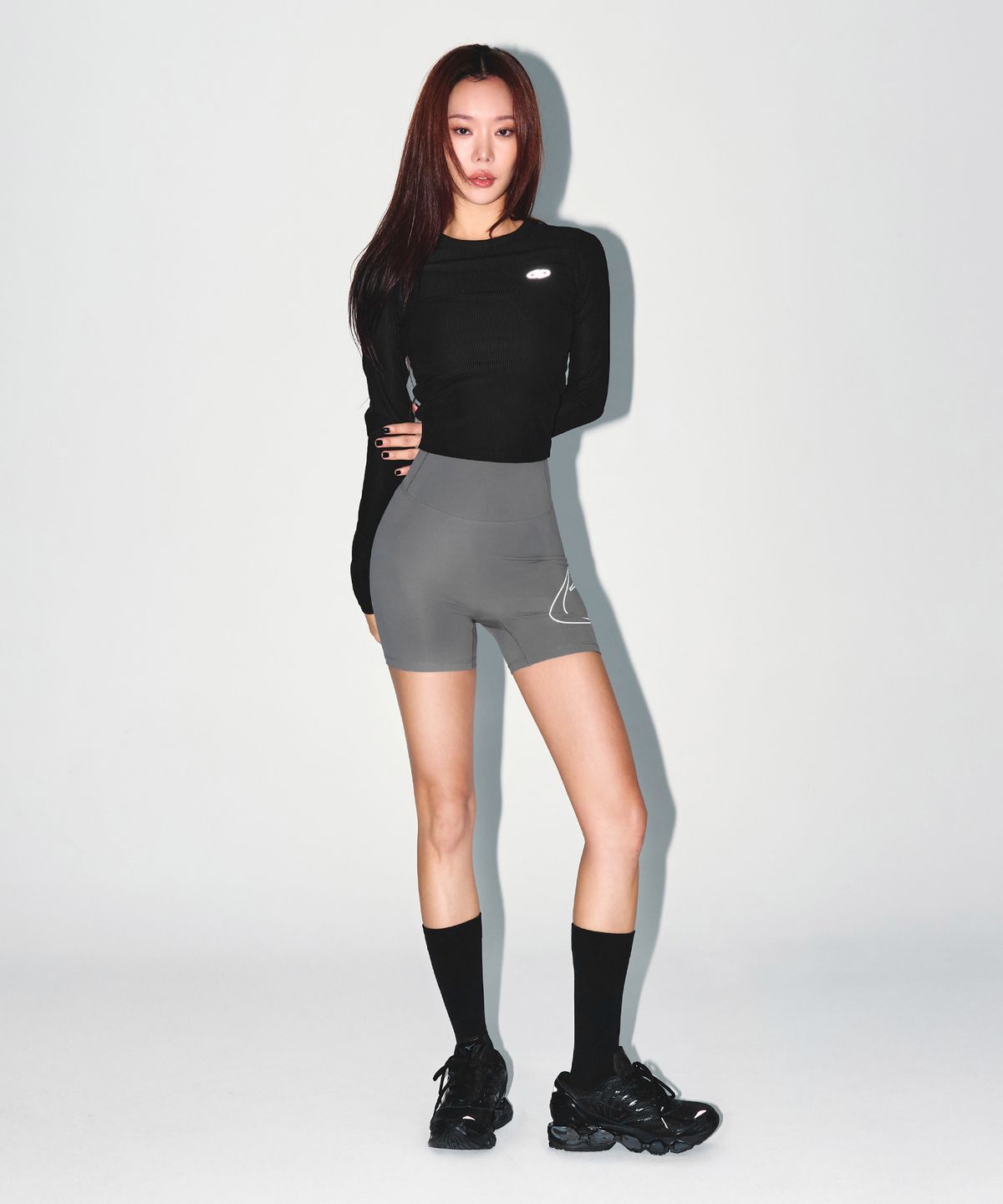본투윈(BORN TO WIN) W FITNESS RIBBED LONG SLEEVE [BLACK]