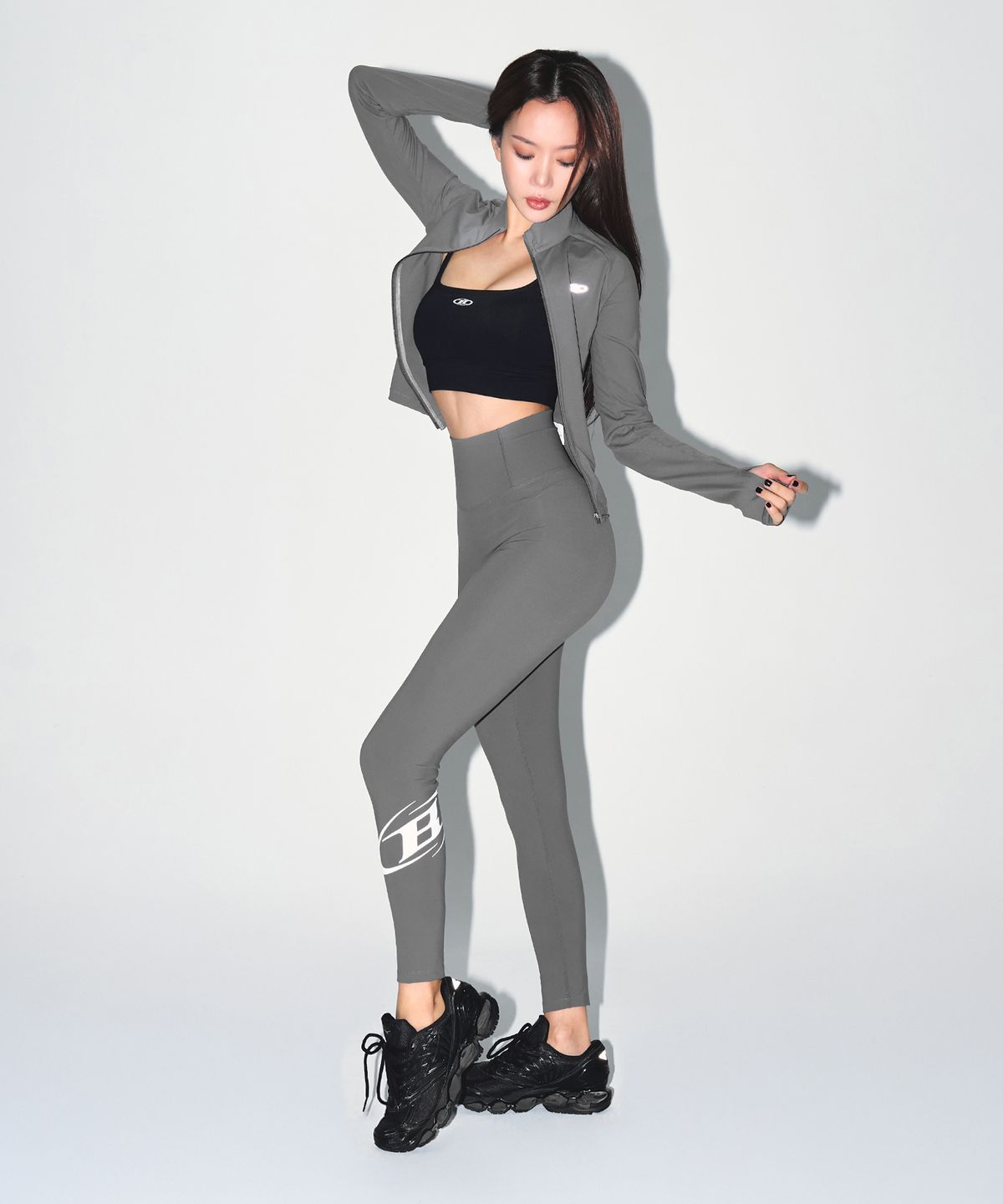 본투윈(BORN TO WIN) W COMPRESSION FULL ZIP UP JACKET [CHARCOAL]