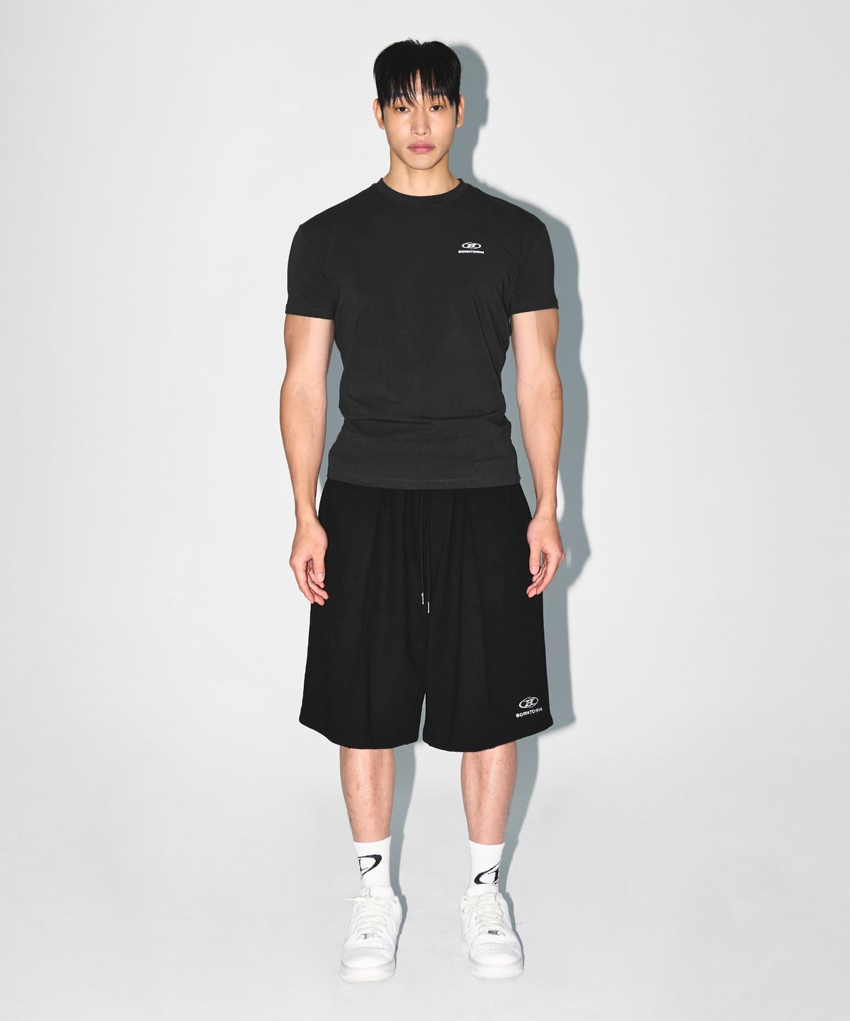 본투윈(BORN TO WIN) B-SYMBOL LOGO PINTUCK BERMUDA PANTS [BLACK]