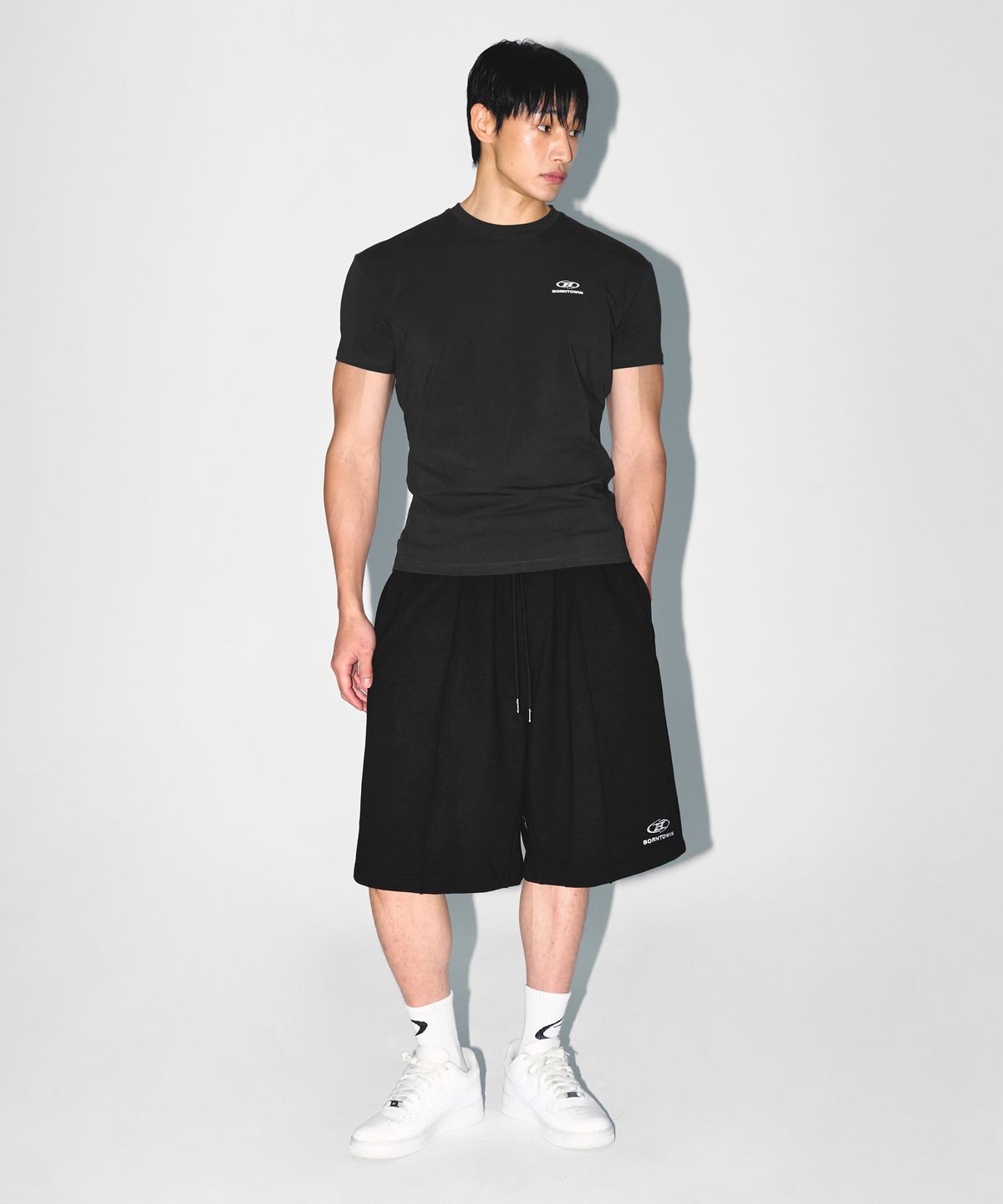본투윈(BORN TO WIN) B-SYMBOL LOGO PINTUCK BERMUDA PANTS [BLACK]