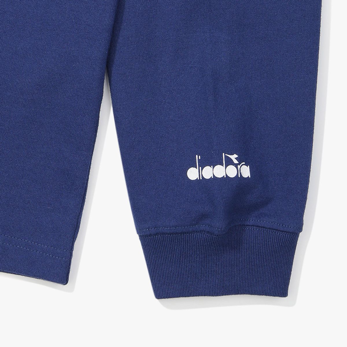디아도라(diadora) [DIADORA by PALMES] 그래픽 긴팔 티셔츠 BLUE