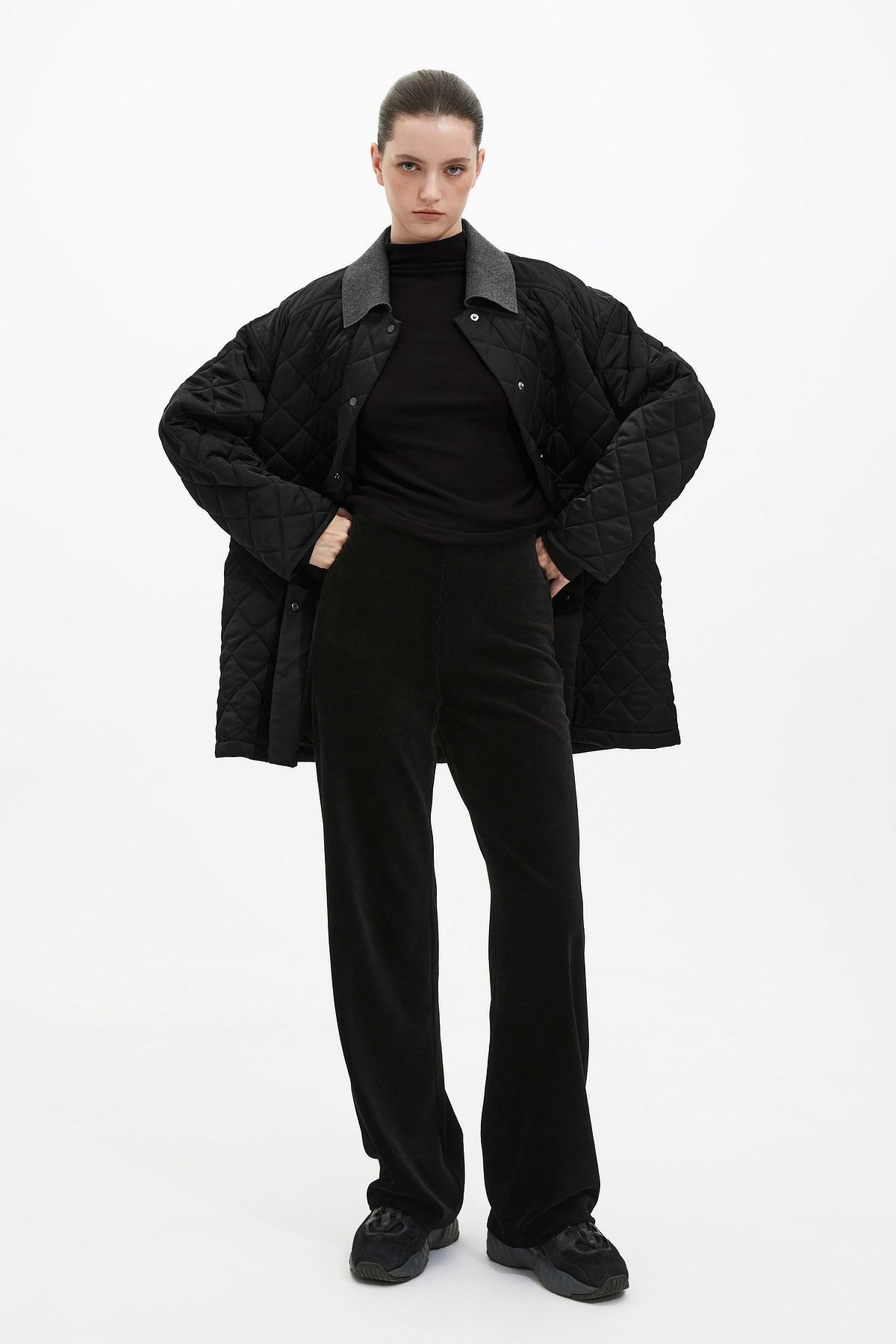 자아(JAAH) 새틴 패딩 카라 자켓_블랙
