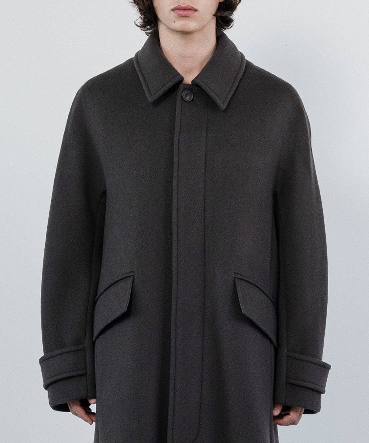 우석(WOOSUK) SYNRÉ Dolman Coat