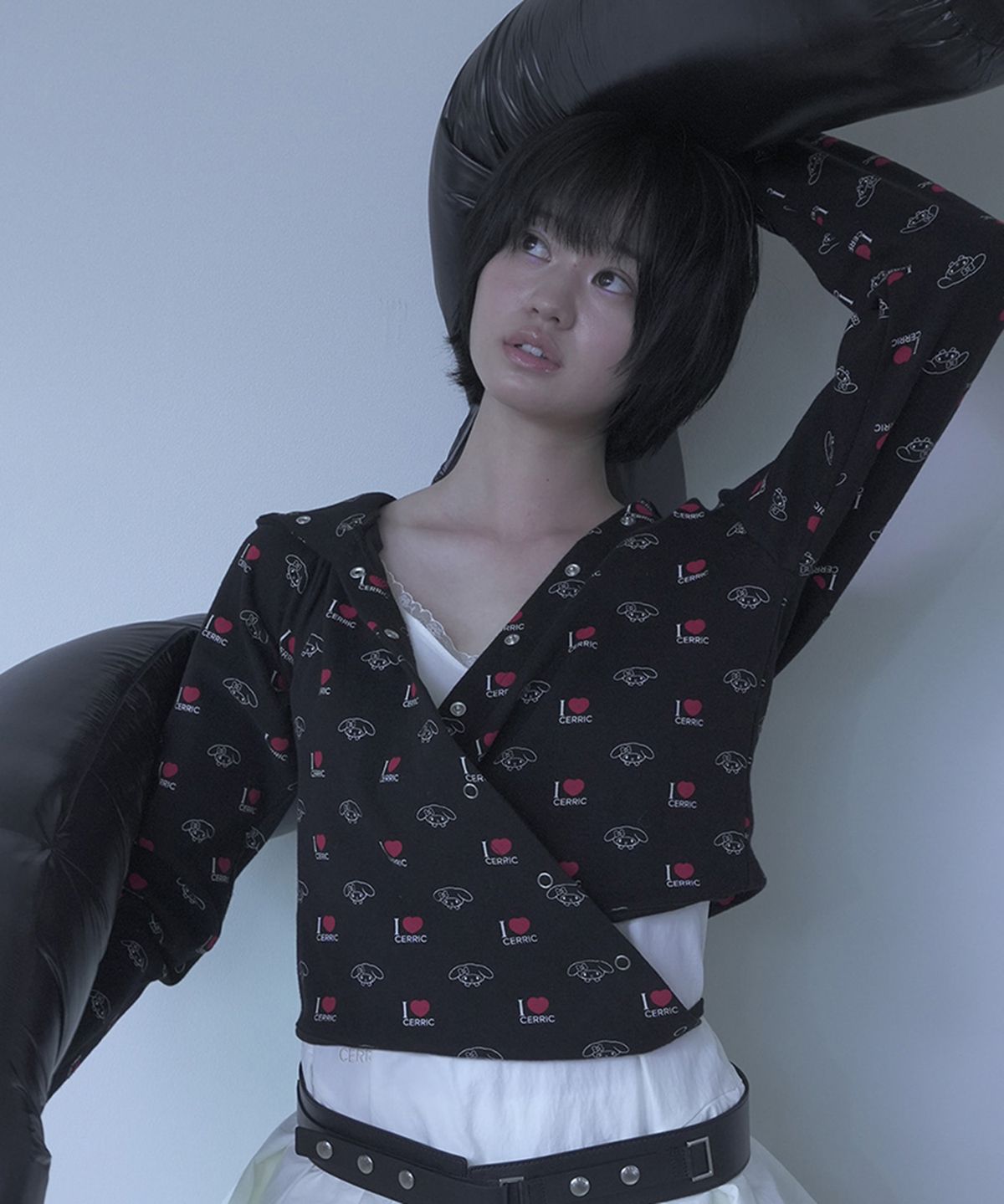 세릭(CERRIC) MY MELODY WRAP HOOD CARDIGAN / BLACK