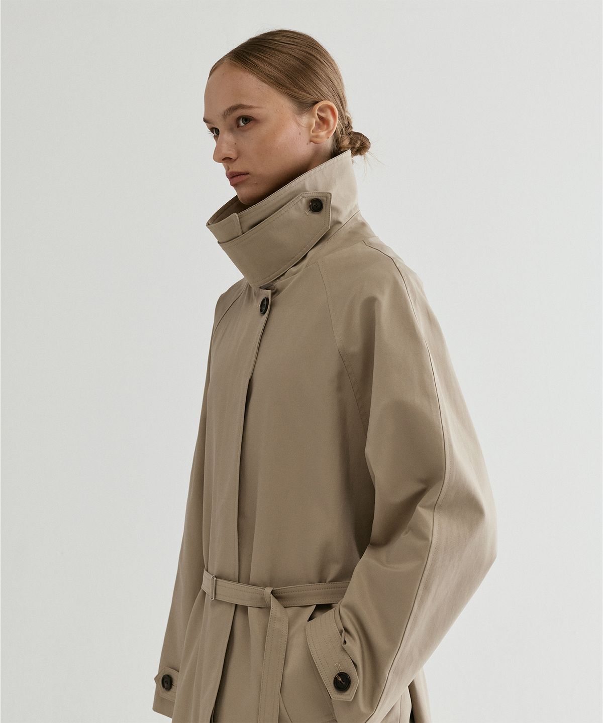 프롬웨얼(FROMWHERE) Belted Raglan Trench Coat Beige