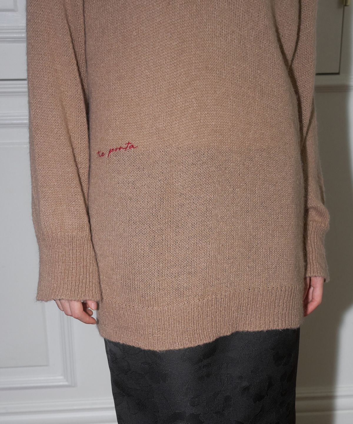 더포르타(THEPORTA) THEPORTA LOGO V-NECK KNIT, BROWN