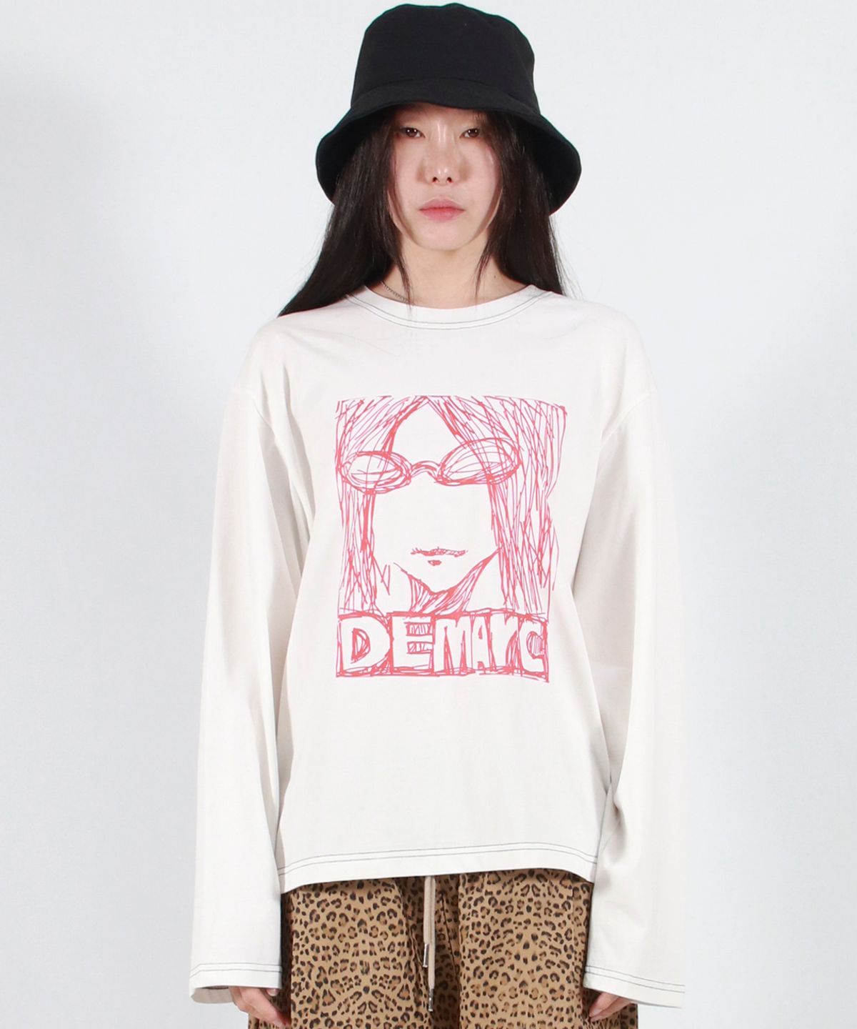 드마크(DEMARC) MARC ILLUST STITCH BOXY LONG SLEEVE - White