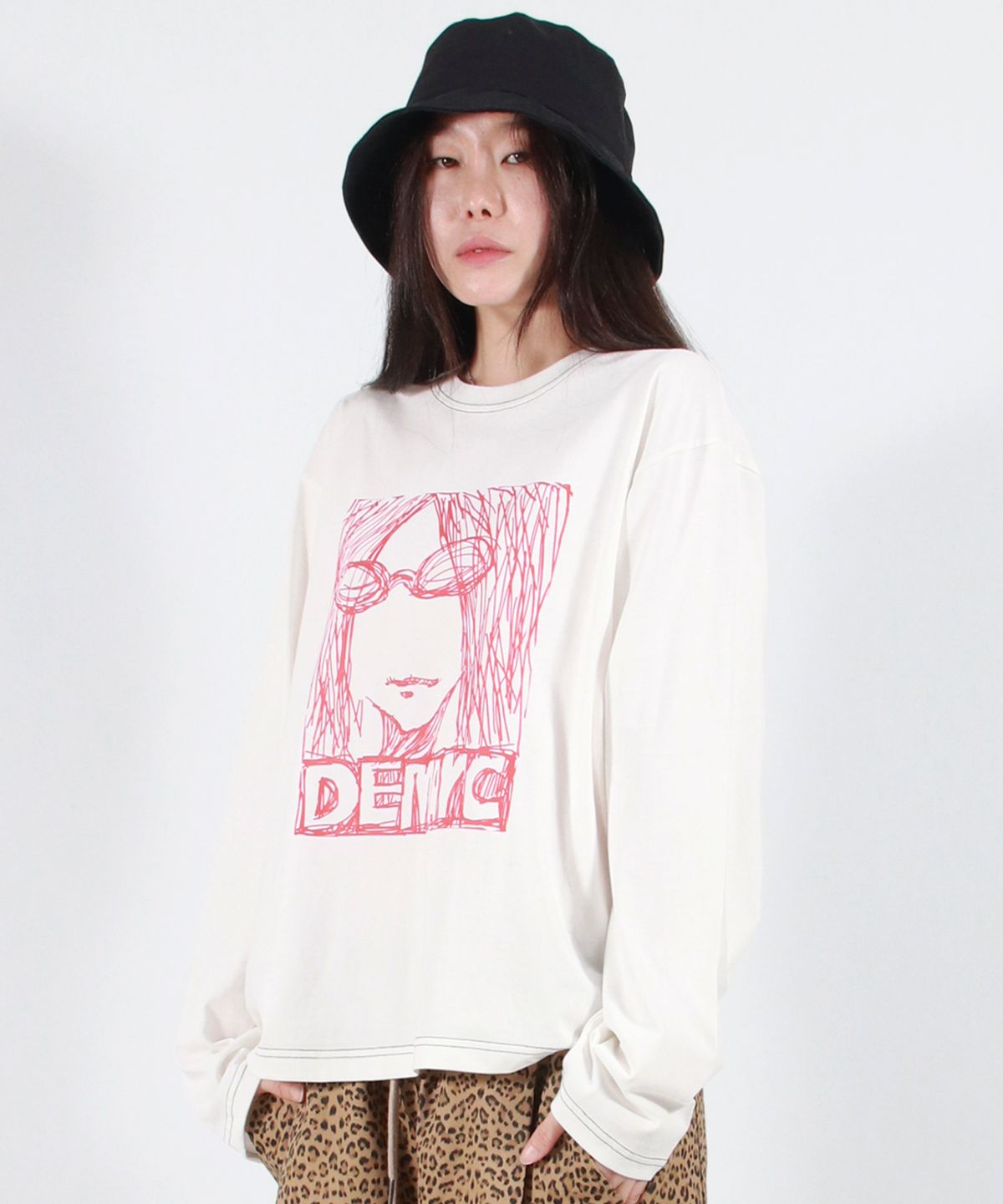 드마크(DEMARC) MARC ILLUST STITCH BOXY LONG SLEEVE - White