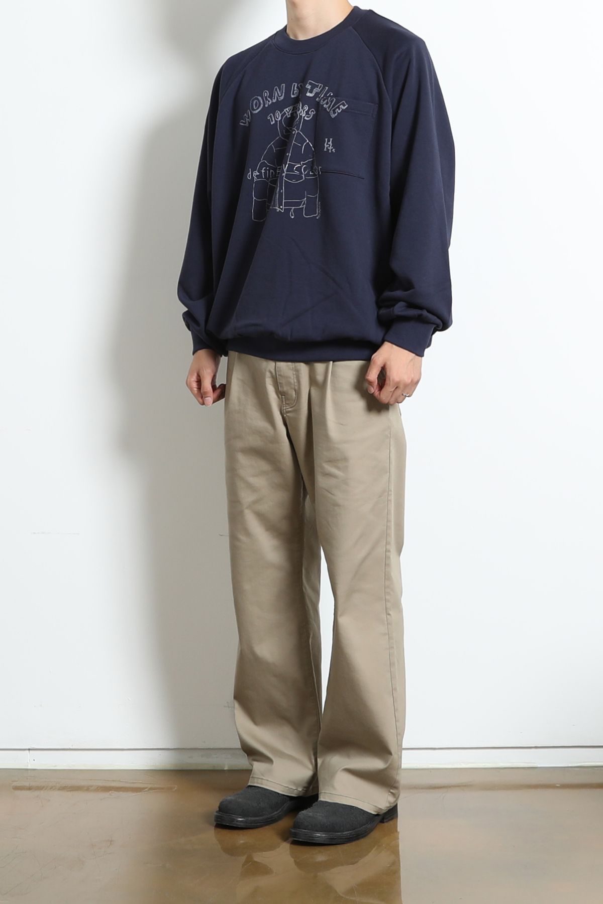 홀리선(HORLISUN) Jameson Graphic Sweatshirt Navy