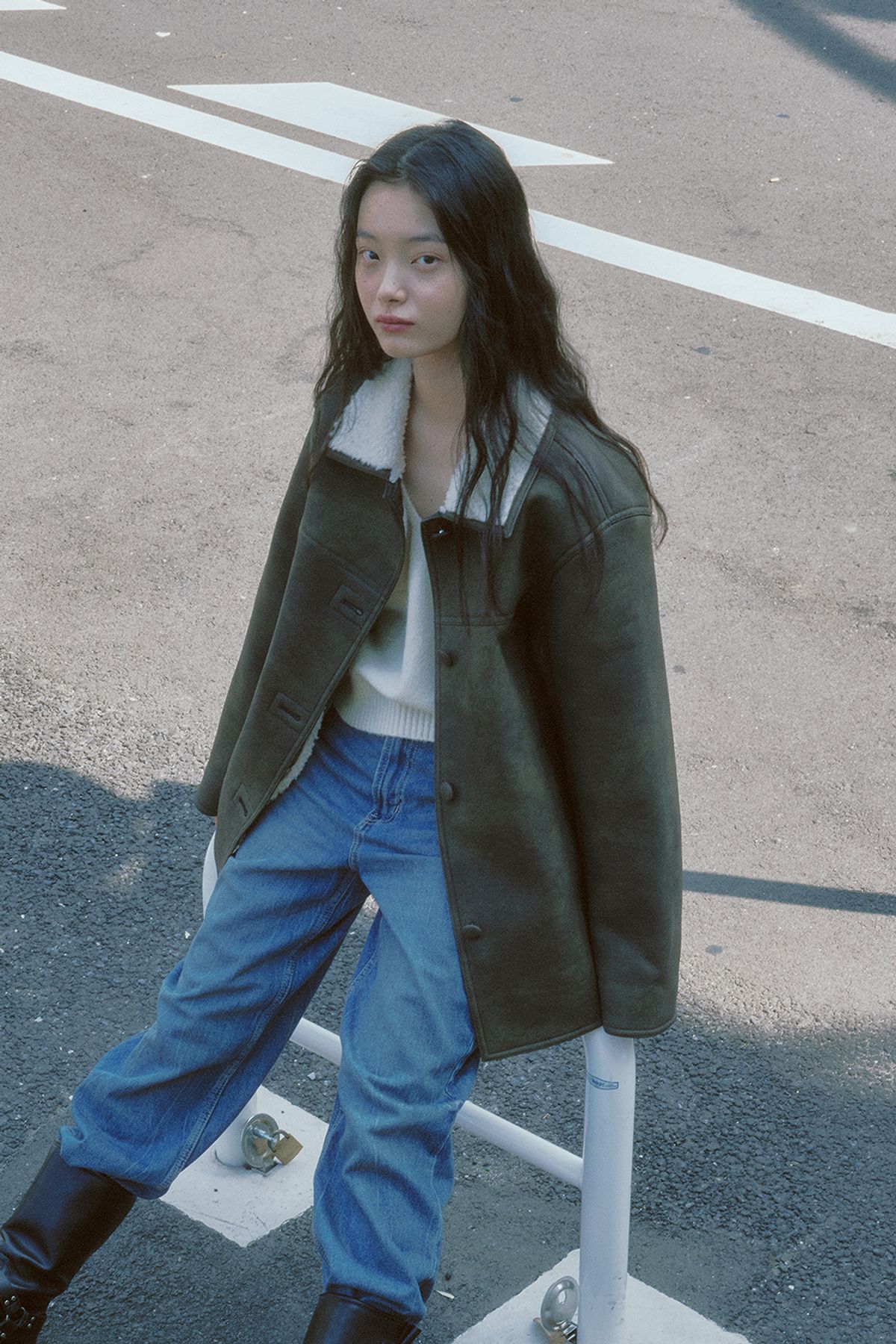 애프터아워즈(AFTERHOURS) WOOL SHEARLING MUSTANG JACKET (KHAKI-BLACK)