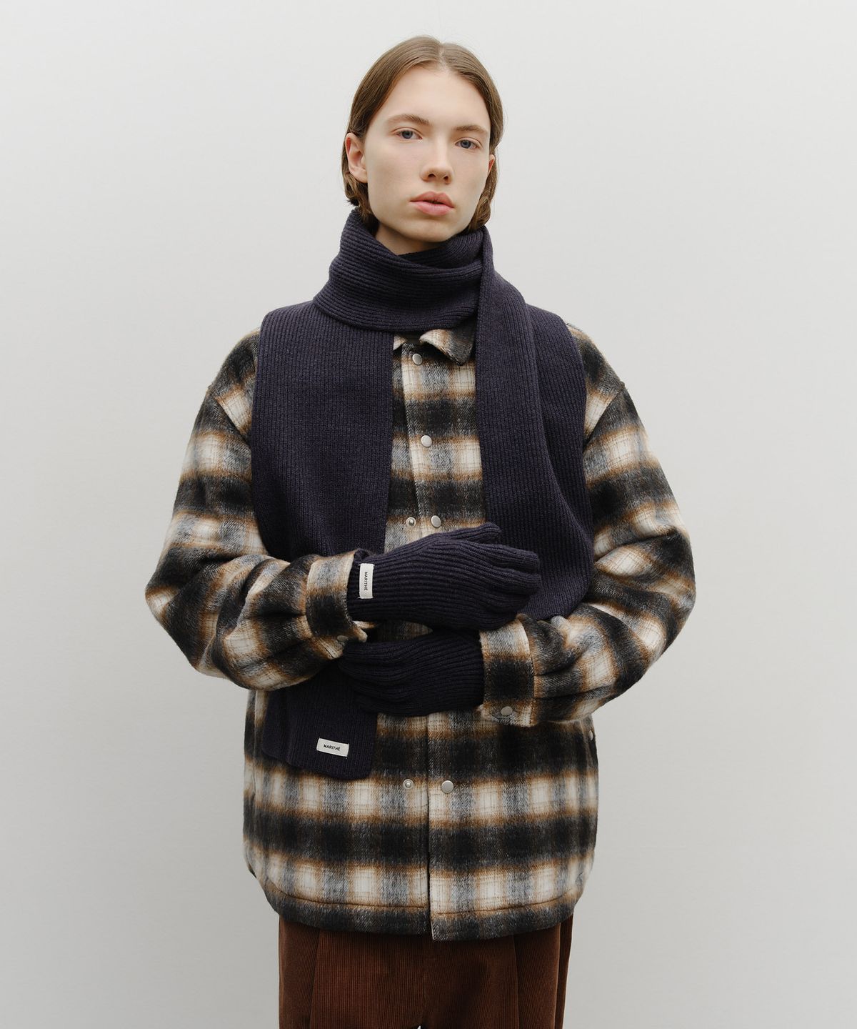 마리떼 프랑소와 저버(MARITHÉ + FRANҪOIS GIRBAUD) REGULAR LOGO MUFFLER & GLOVE dark navy