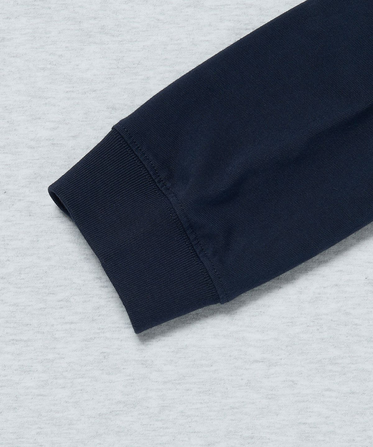 위캔더스(WKNDRS) KELLOGGS RAGLAN LS TEE (NAVY)