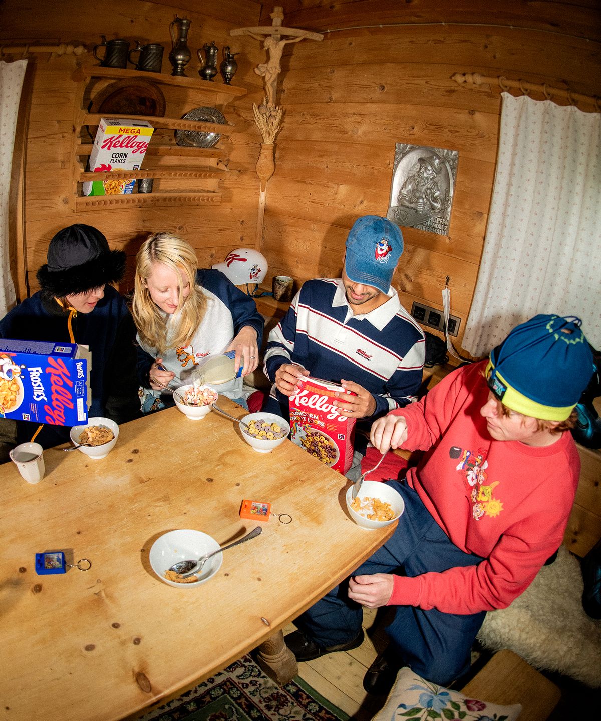 위캔더스(WKNDRS) KELLOGGS RAGLAN LS TEE (NAVY)