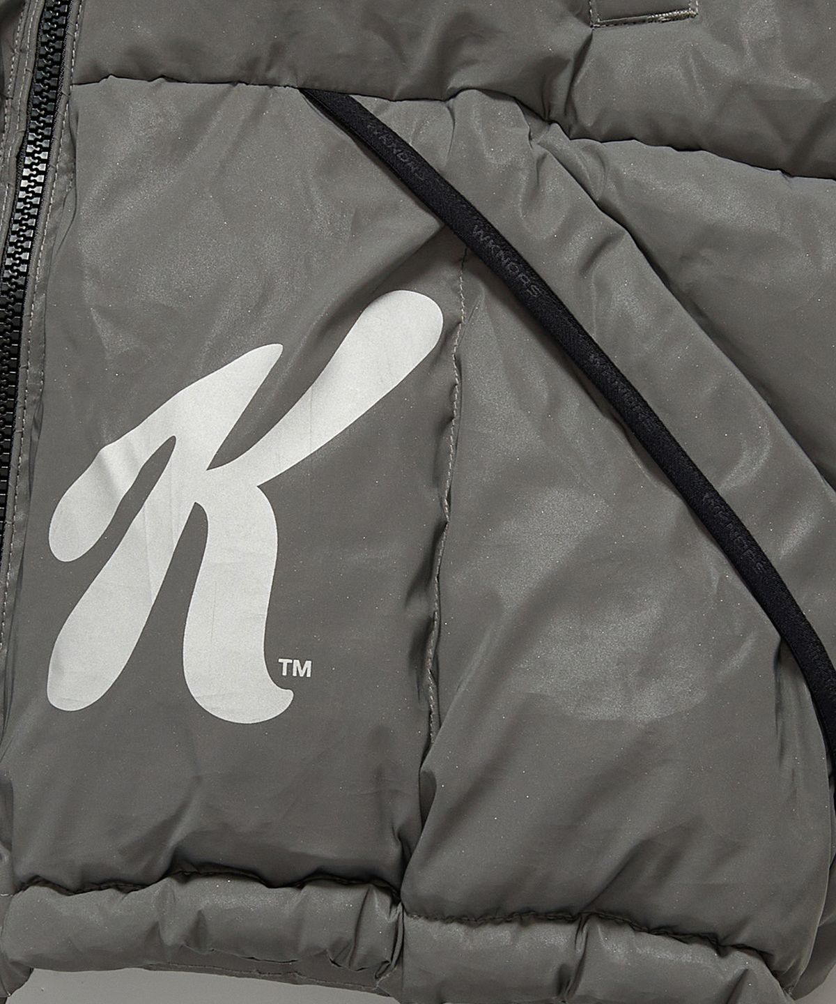 위캔더스(WKNDRS) KELLOGGS SPONSOR PUFFER JK (L.GREY)
