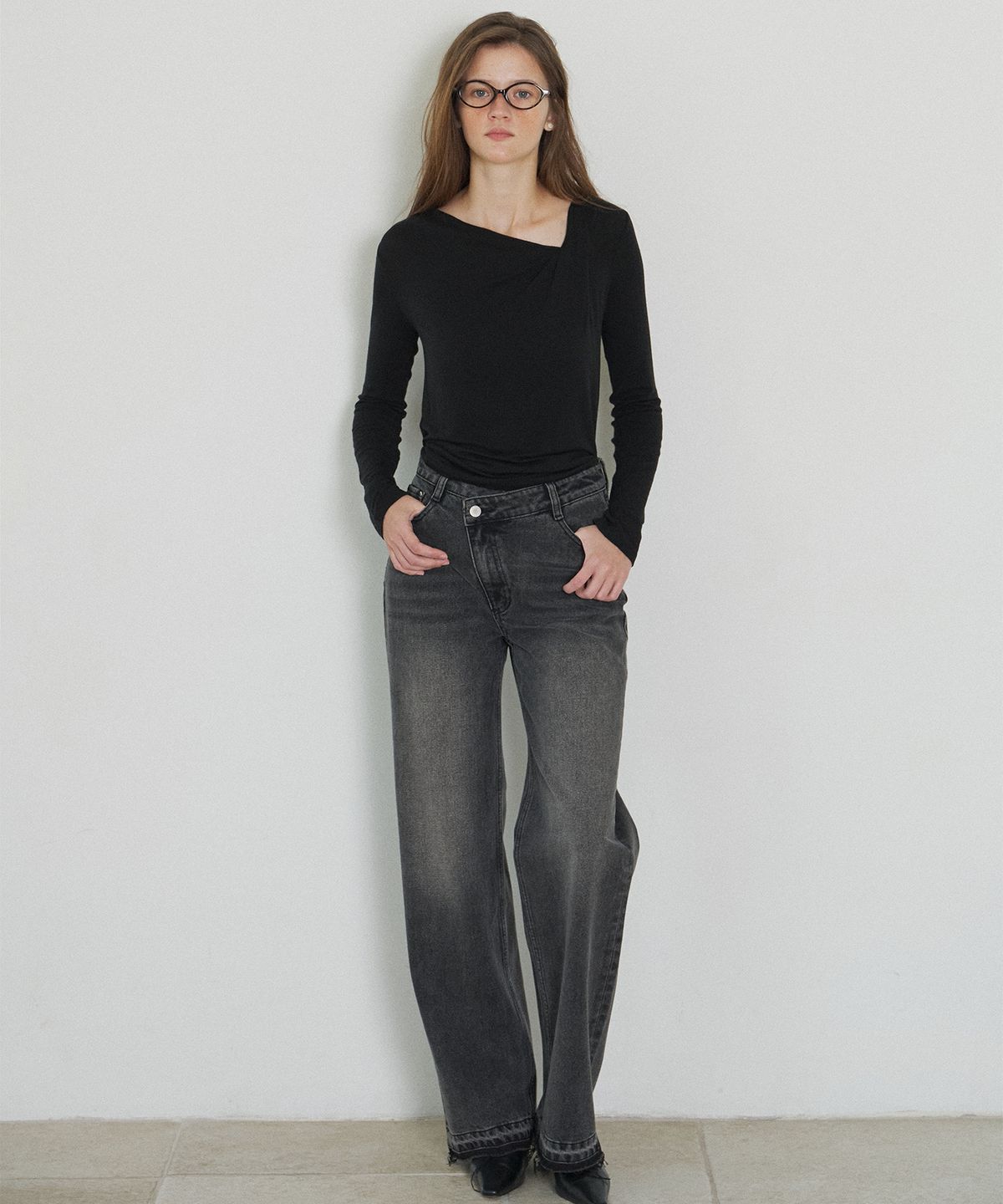 하우스 오브 폰드(HOUSE OF POND) Asymmetric Closing washed Jeans_Black
