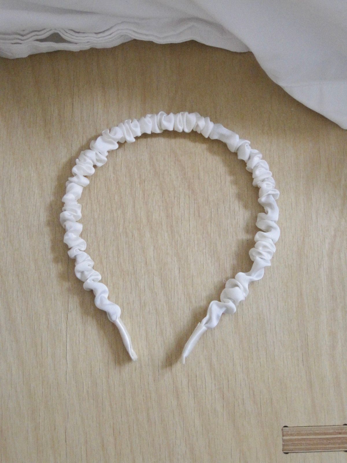 둥그런(DUNGEUREON) Even Hair band (White)