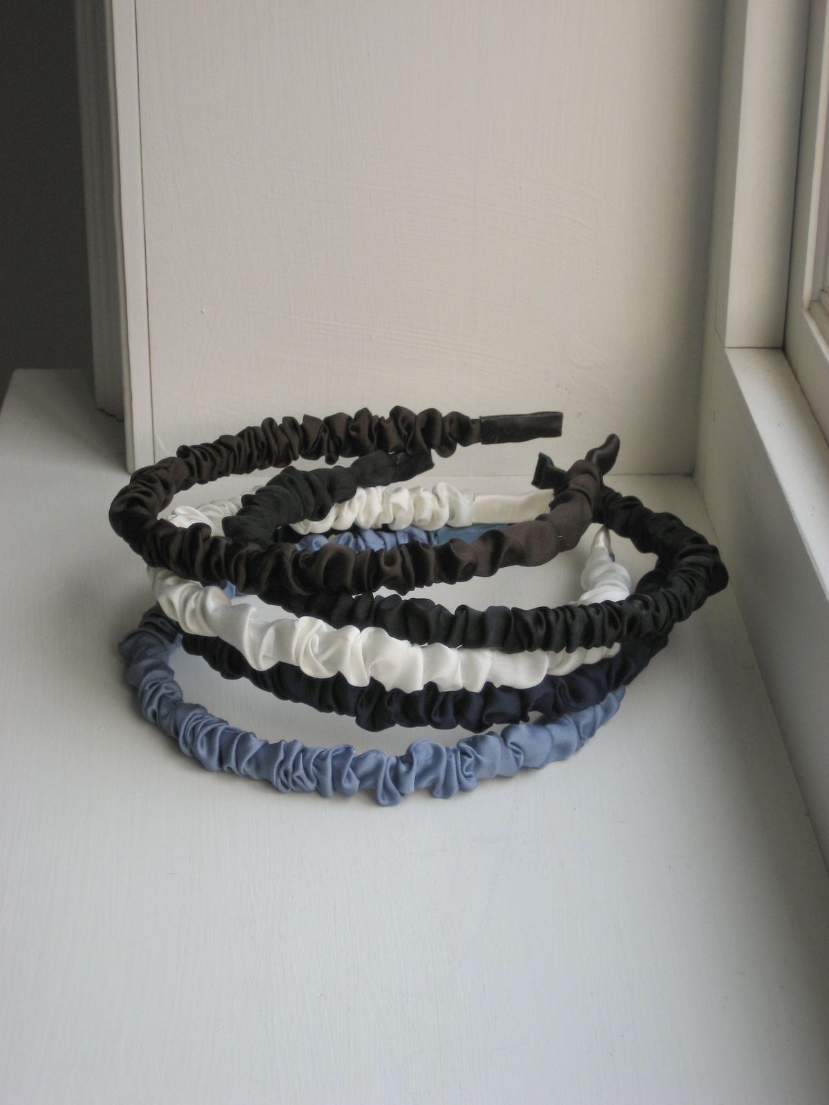 둥그런(DUNGEUREON) Even Hair band (Black)