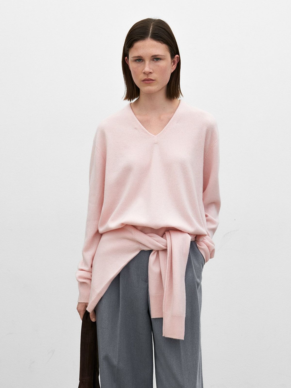 아틀리에 나인(ATELIER NAIN) ESSENTIAL CASHMERE DEEP V-NECK KNIT(T-7125) L/PINK