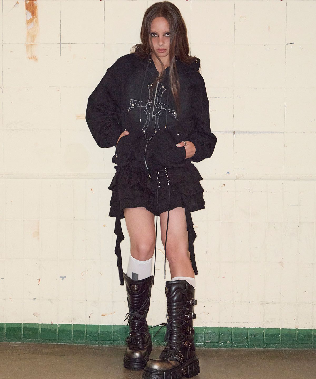 낫노잉(NOTKNOWING) Eyelet Cross Hood Zip Up (BLACK)