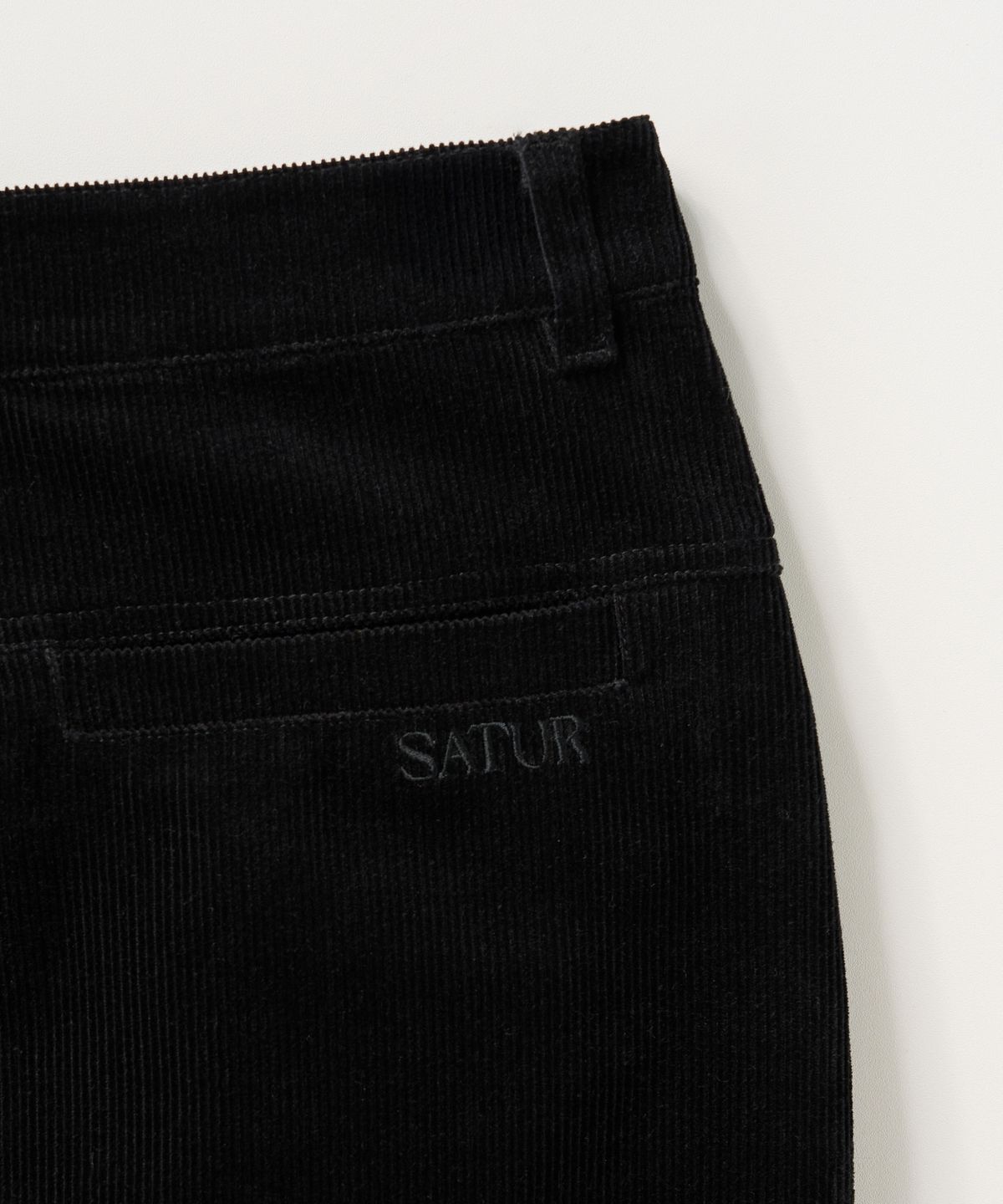 세터(SATUR) (W) 코듀로이 롱 스커트 블랙