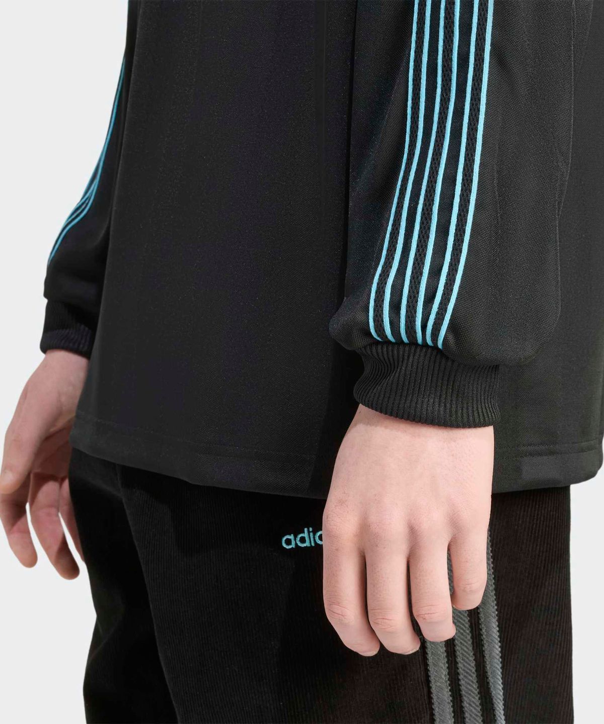 아디다스(ADIDAS) 롱 슬리브 저지 - 블랙 / JX3099