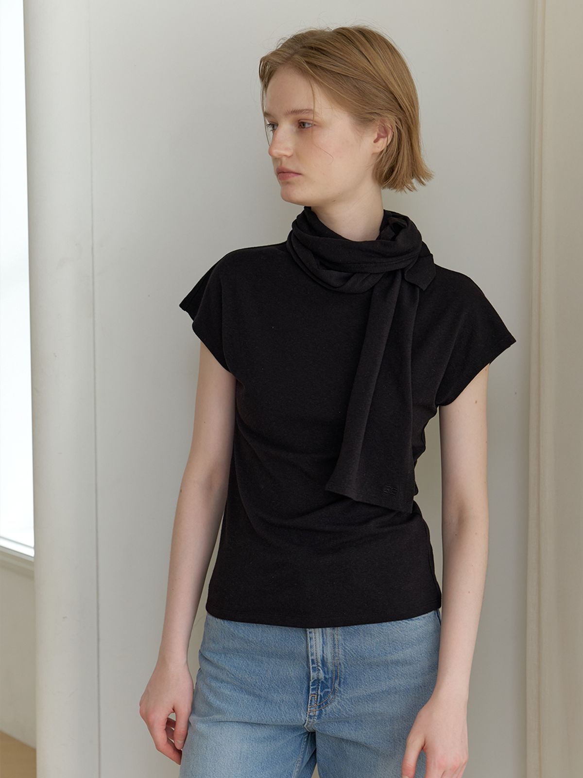 리지(LEEZIE) Amber muffler cap sleeve top (3Colors)