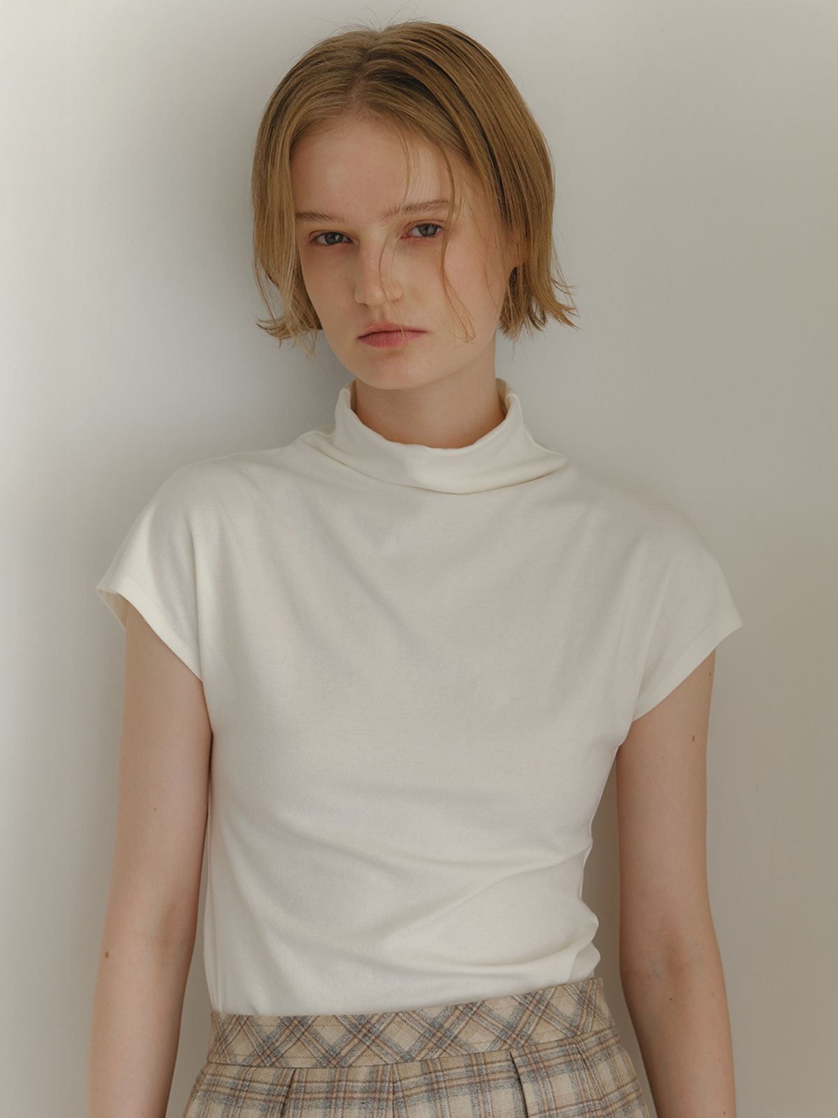 리지(LEEZIE) Amber muffler cap sleeve top (3Colors)