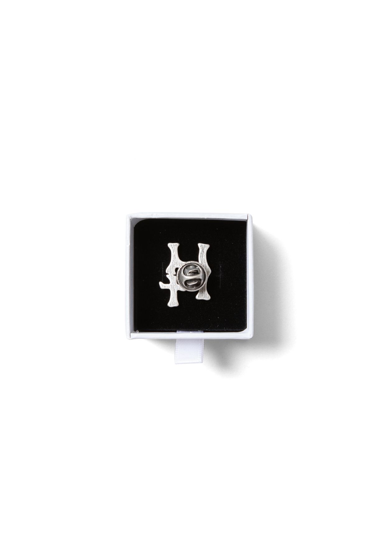 홀리선(HORLISUN) Crest Logo Brooch Silver Gray