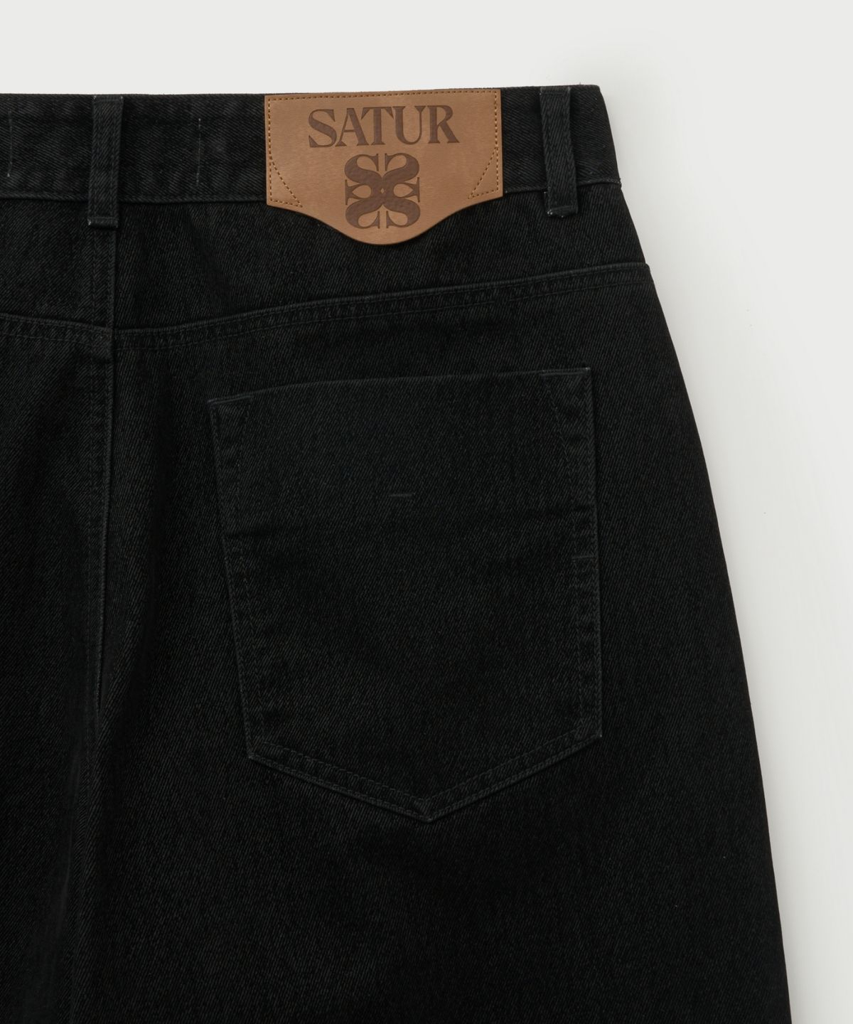 세터(SATUR) 벨벳 와이드 커브드 데님 팬츠 블랙