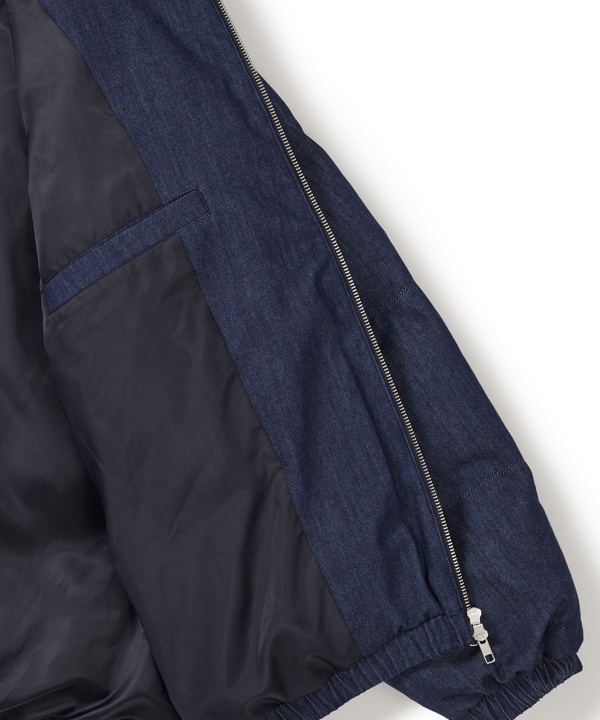 웨스트 그랜드 블러바드(WEST GRAND BOULEVARD) 몬스트로 크롭 데님 푸퍼 자켓 WASHED BLUE