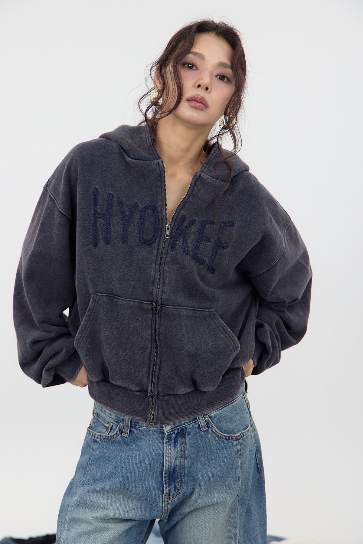 노 엑스트라 터치(NO EXTRA TOUCH) Dyed Logo Zip-up Hoodie (Dying Navy) / 25FWHD001NA