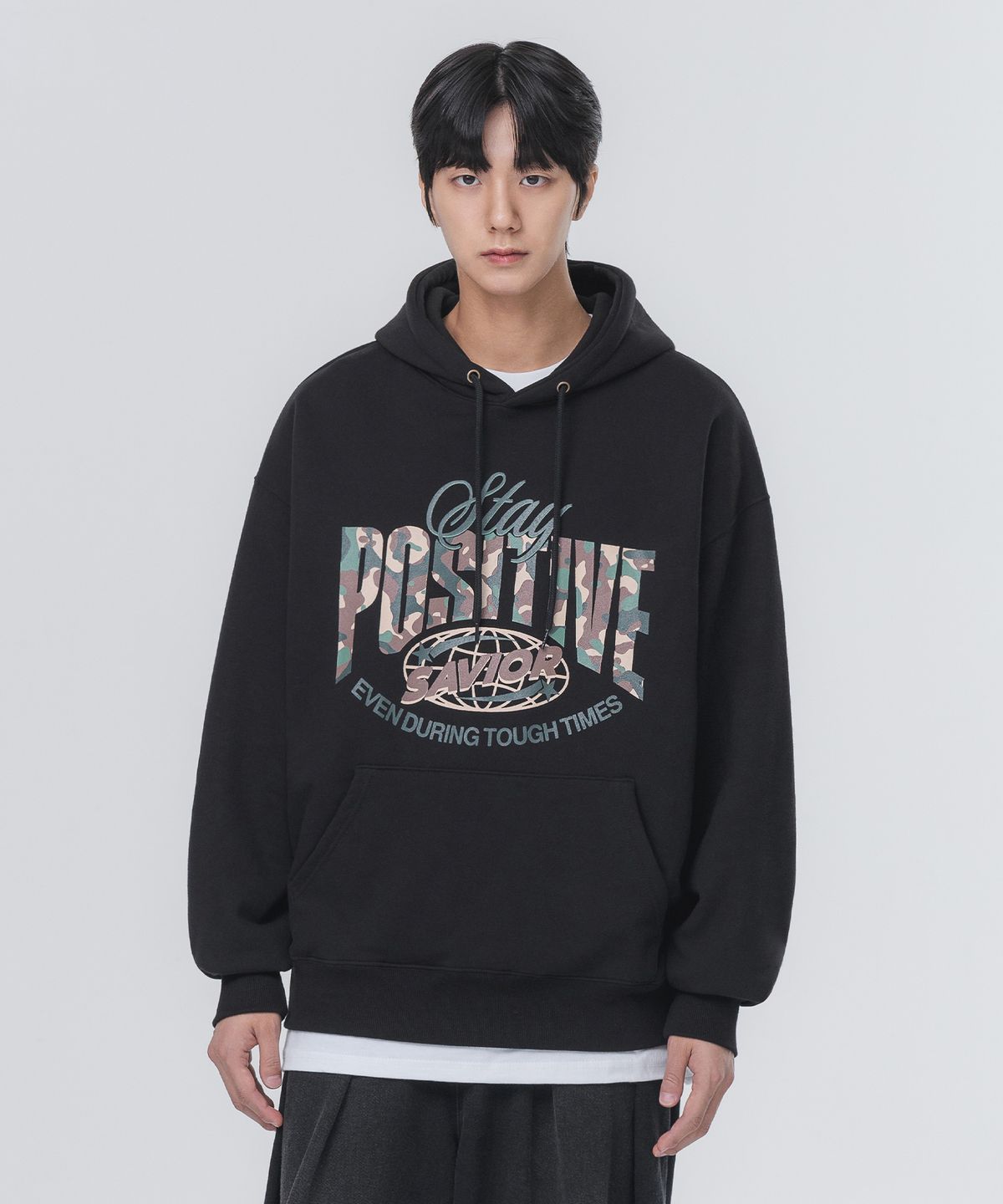 앨빈클로(ALVINCLO) CAMO POSITIVE 오버핏 후드티 AVH282 (2 COLOR)