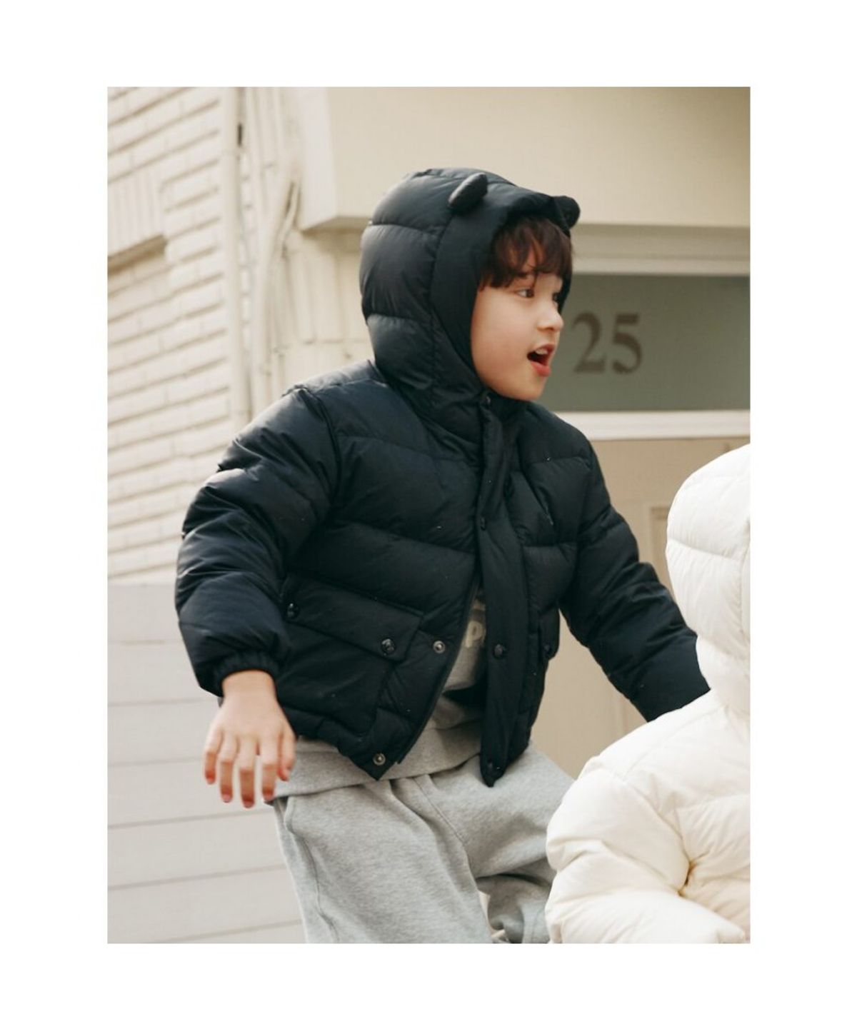 빈폴 키즈(BEANPOLE KIDS) 귀달이 중경량 다운  블랙 (BI5X38U015) (BI5X38U015)