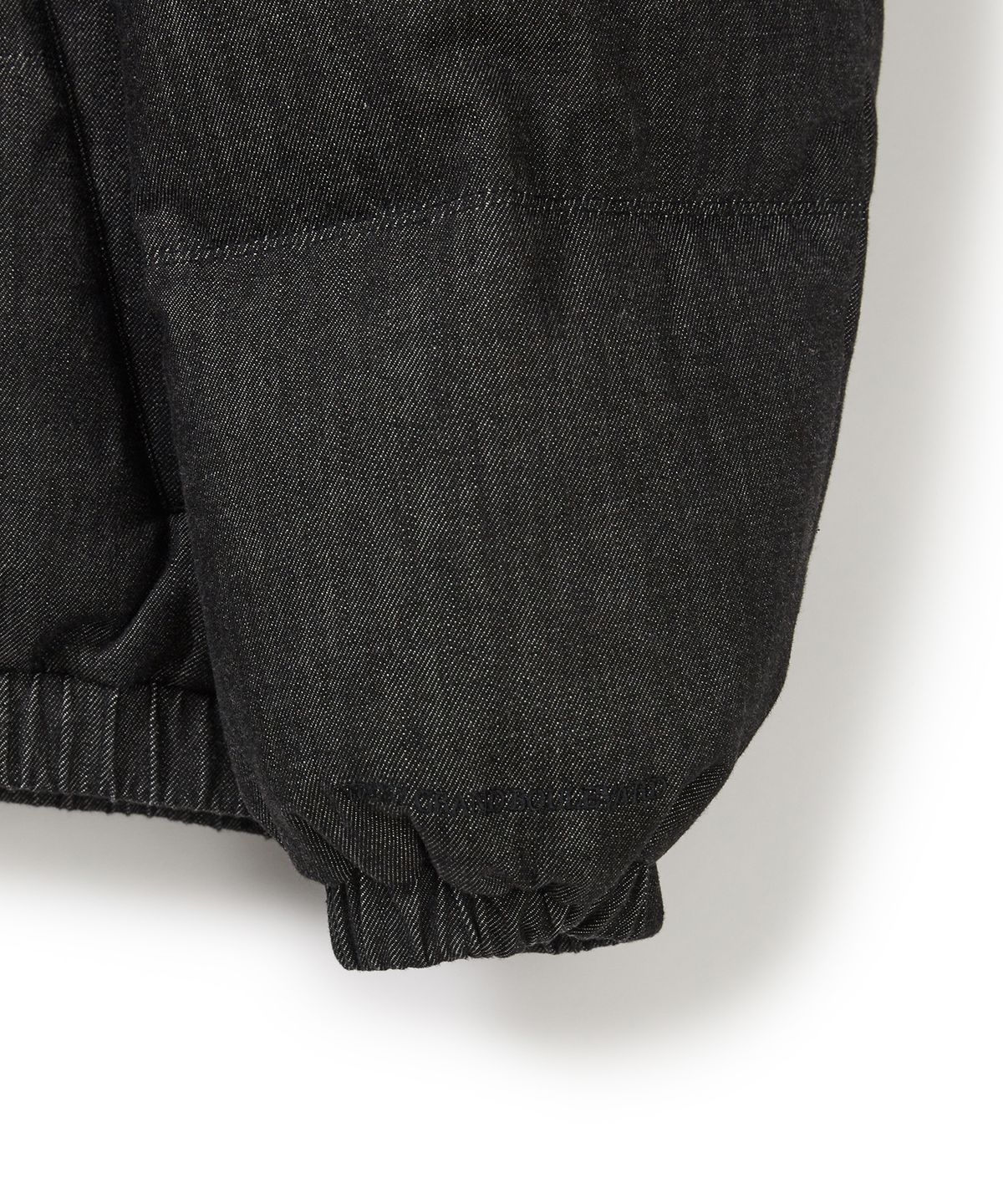 웨스트 그랜드 블러바드(WEST GRAND BOULEVARD) 몬스트로 크롭 데님 푸퍼 자켓 WASHED BLACK