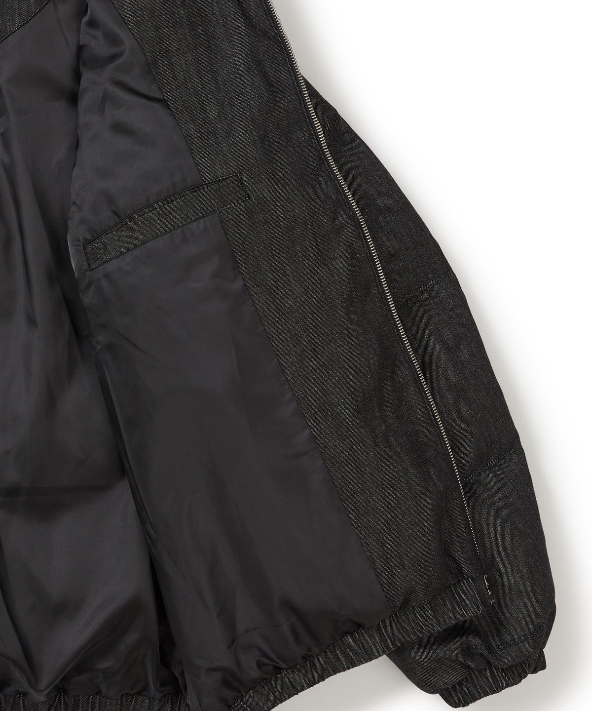 웨스트 그랜드 블러바드(WEST GRAND BOULEVARD) 몬스트로 크롭 데님 푸퍼 자켓 WASHED BLACK