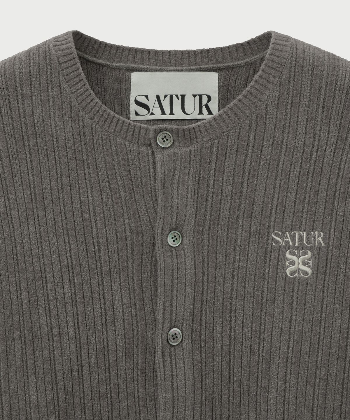 세터(SATUR) 플리스 크루 넥 가디건 차콜