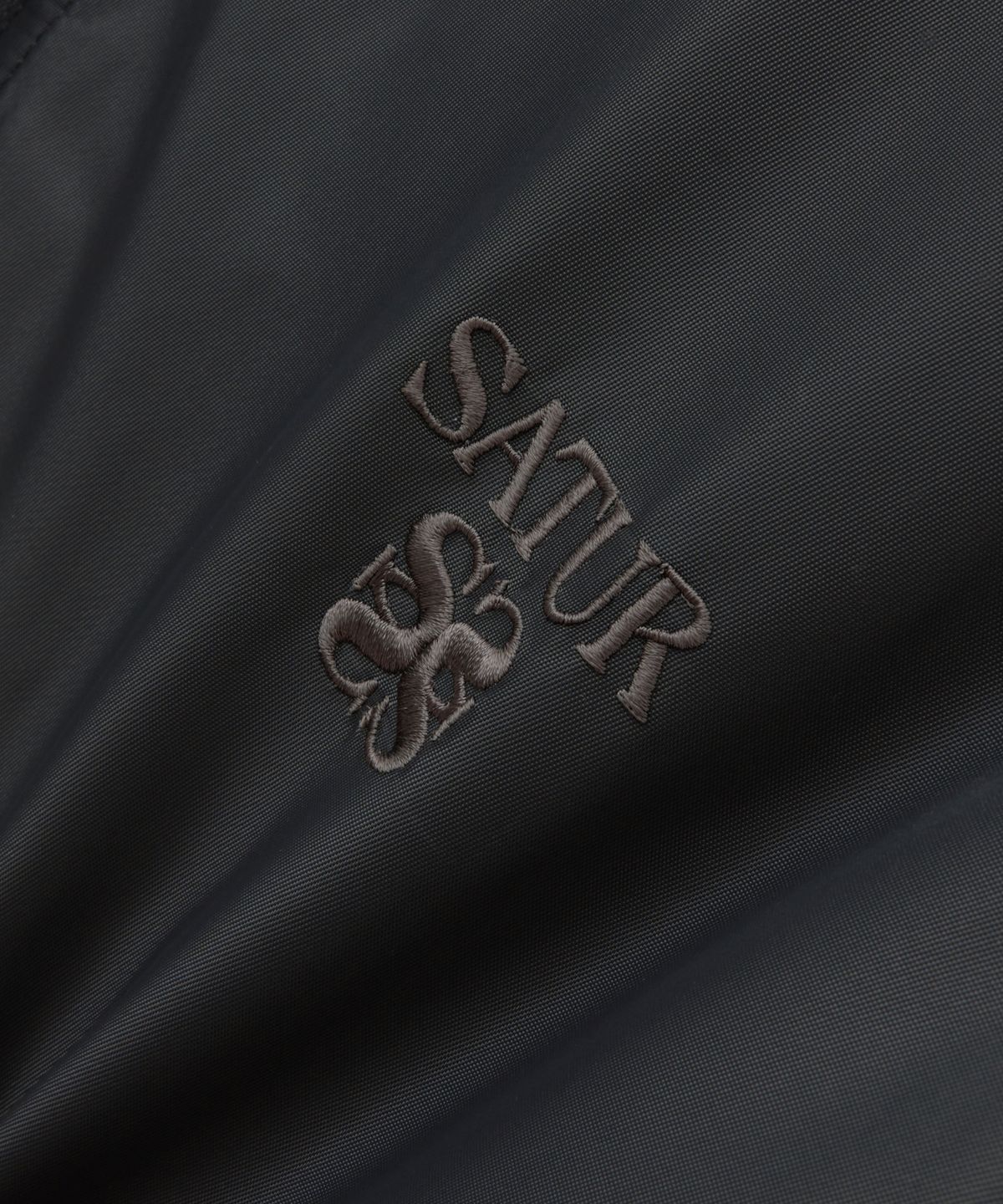 세터(SATUR) 2-Way 나일론 봄버 점퍼 차콜
