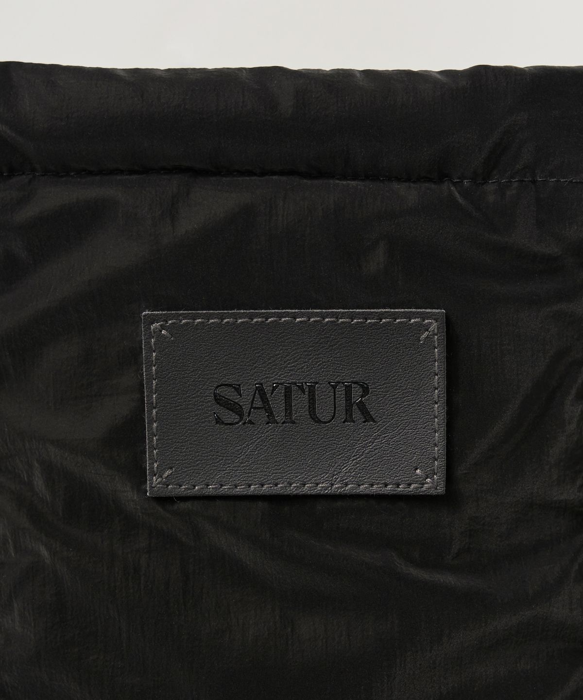 세터(SATUR) (W) 오르타 후드 패딩 베스트 블랙