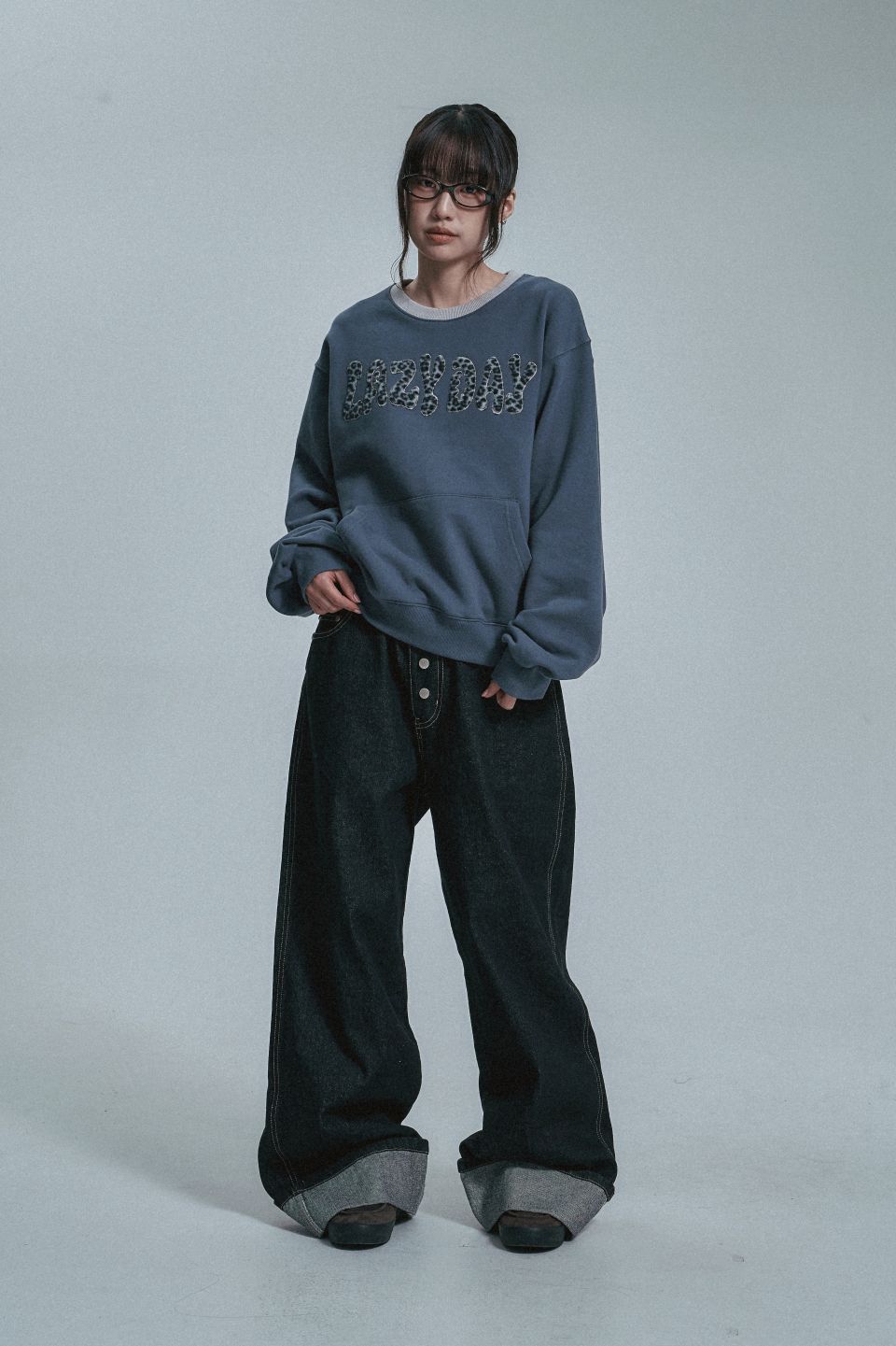 MUSINSA | MOO Leopard Appliqué Sweatshirt - Blue Gray