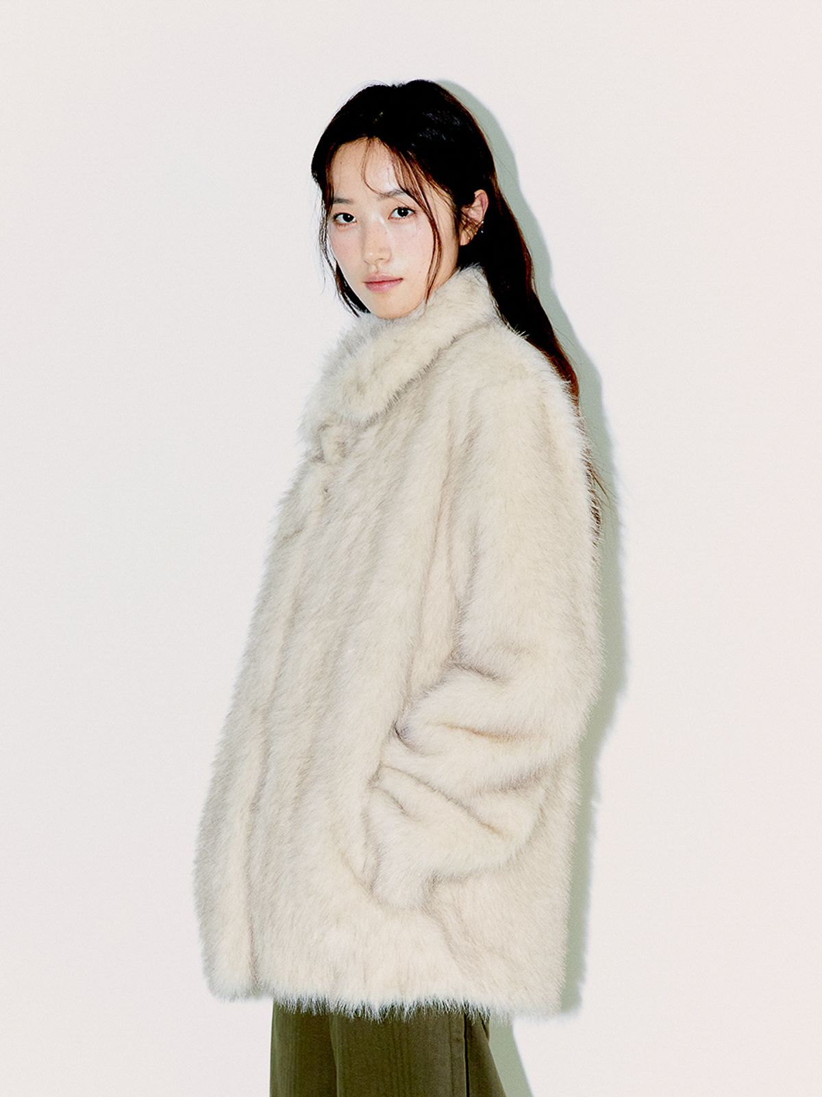 오피쉬(OAFISH) FLUFFY MIX FUR JACKET, BEIGE